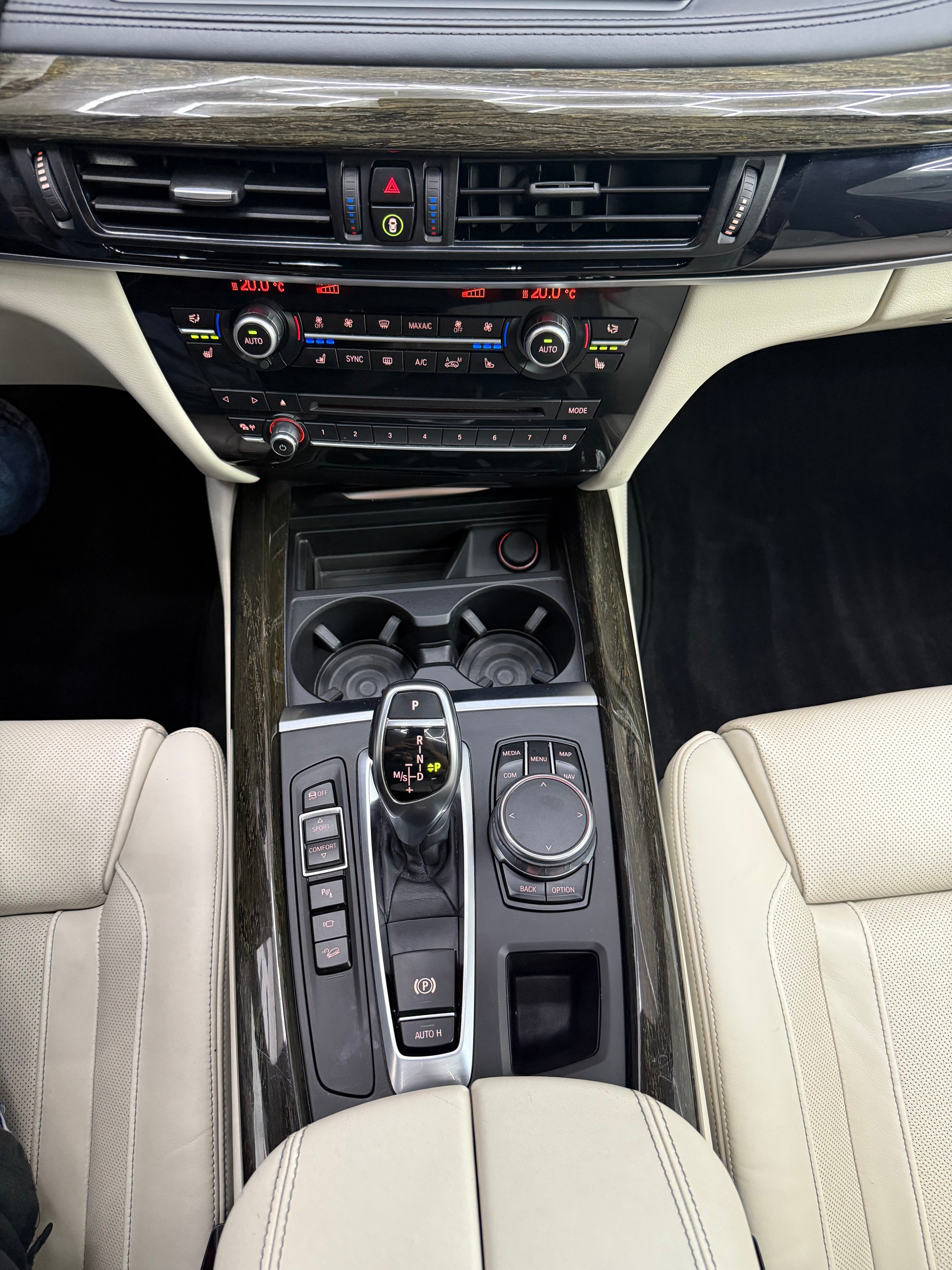 BMW X5 xDrive 50i|M-Packet| Frisch ab MFK&Service|Vollausstatung-image-11