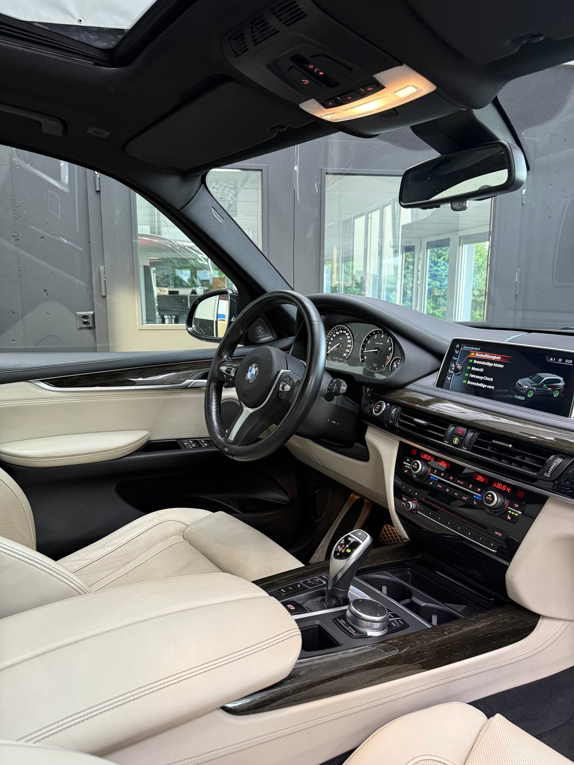 BMW X5 xDrive 50i|M-Packet| Frisch ab MFK&Service|Vollausstatung-image-13