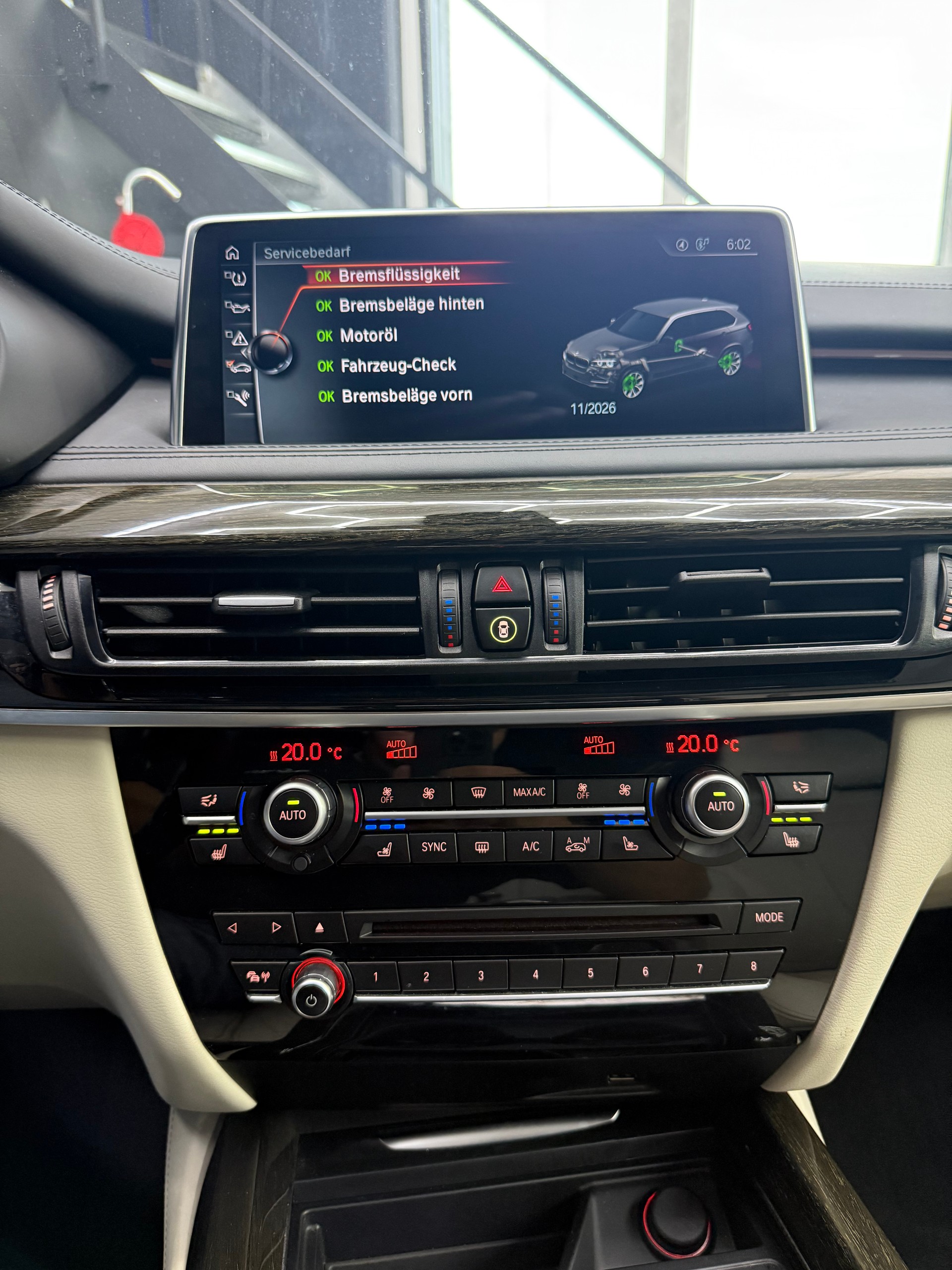 BMW X5 xDrive 50i|M-Packet| Frisch ab MFK&Service|Vollausstatung-image-12
