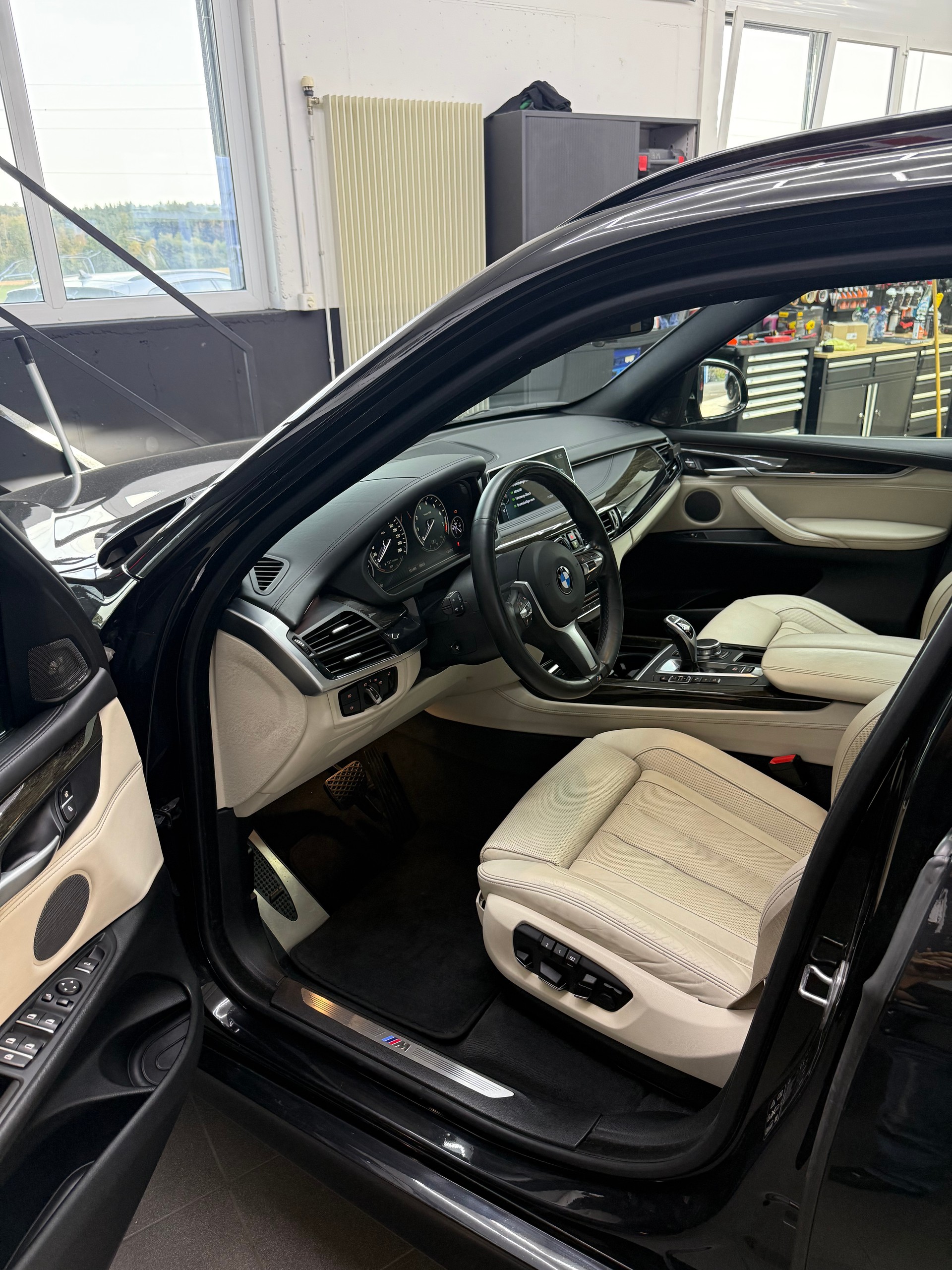 BMW X5 xDrive 50i|M-Packet| Frisch ab MFK&Service|Vollausstatung-image-6