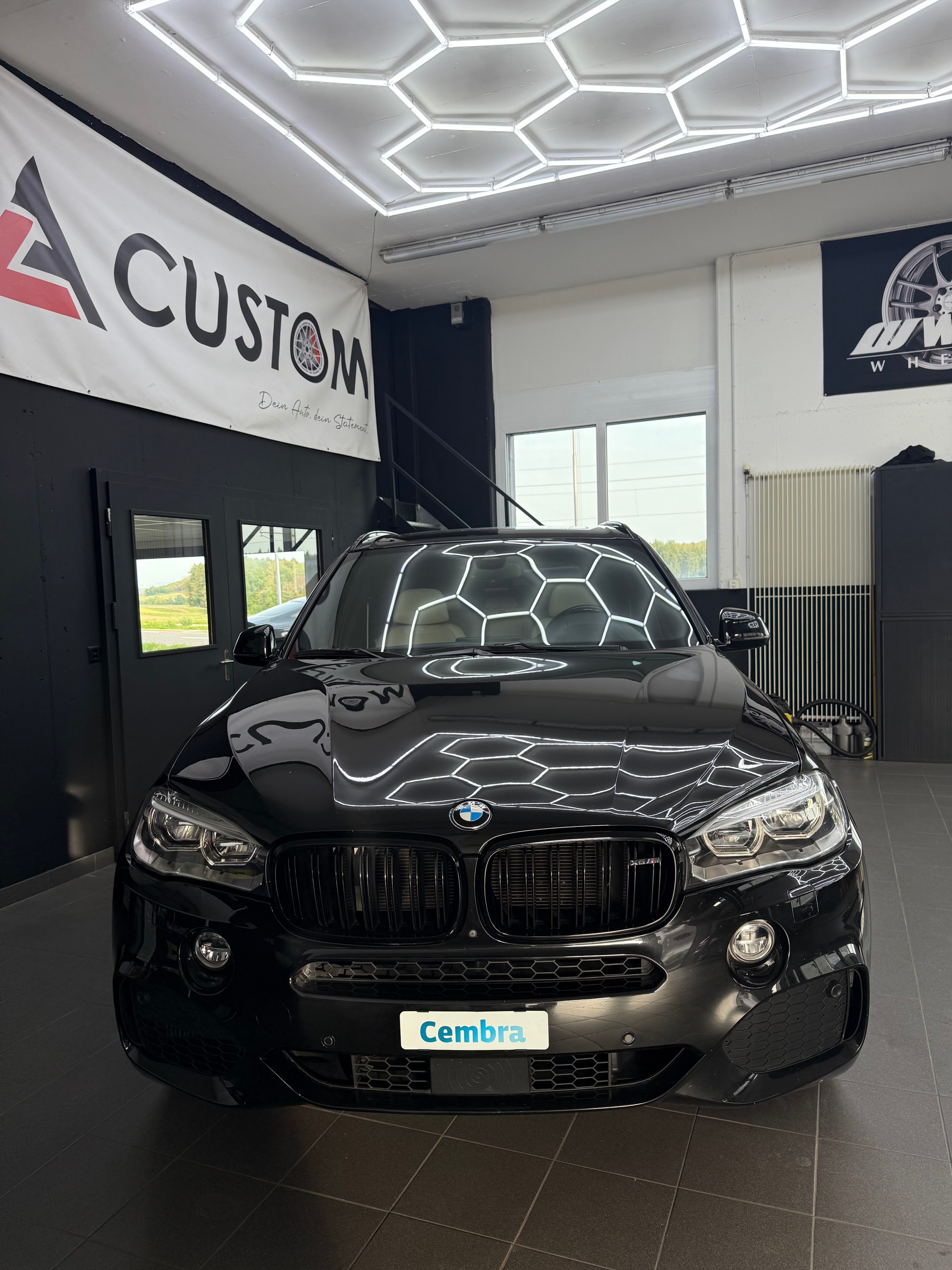 BMW X5 xDrive 50i|M-Packet| Frisch ab MFK&Service|Vollausstatung-image-1