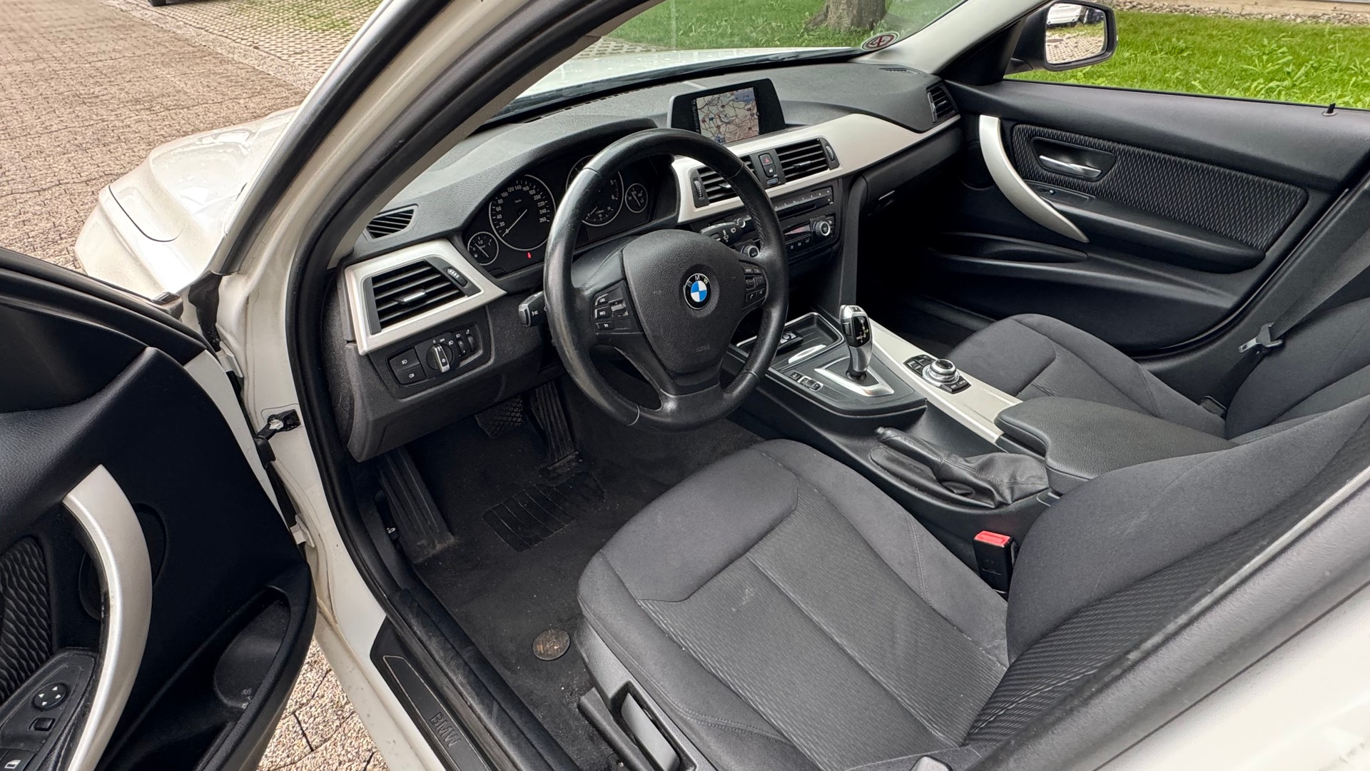 BMW 316d Touring Business Steptronic-image-5