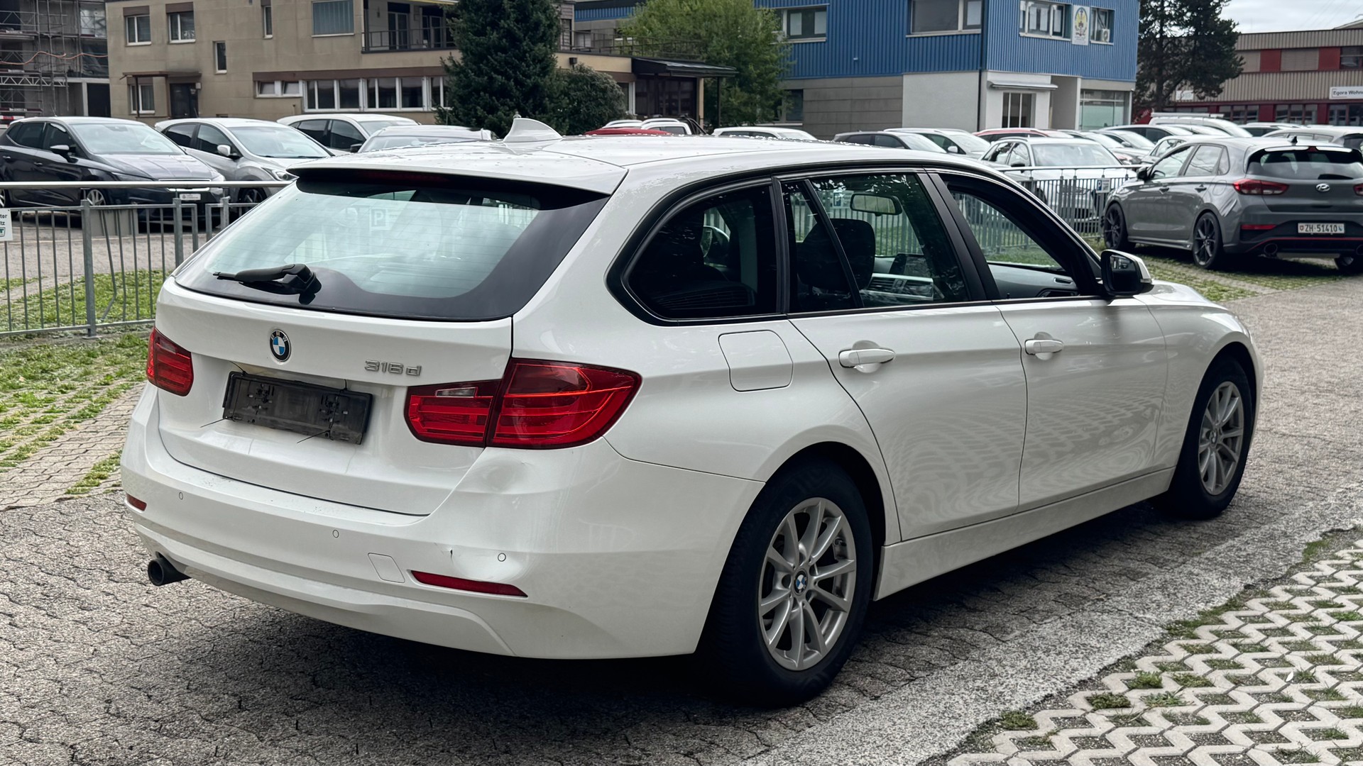 BMW 316d Touring Business Steptronic-image-3