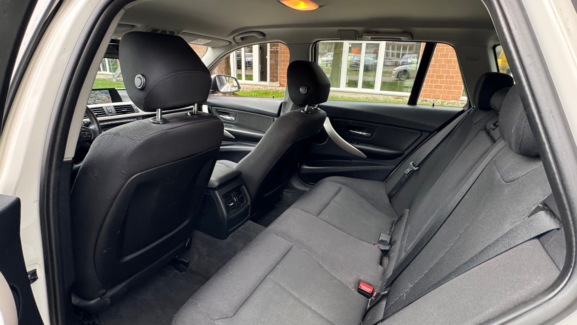 BMW 316d Touring Business Steptronic-image-6
