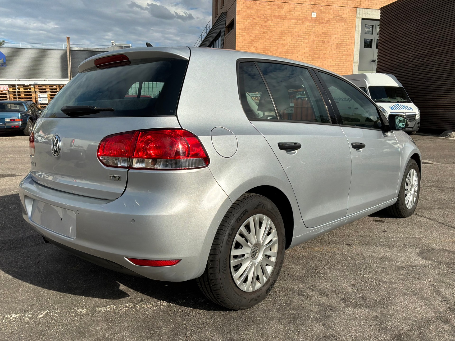 VW Golf 1.2 TSI DSG MFK und Service neu-image-1