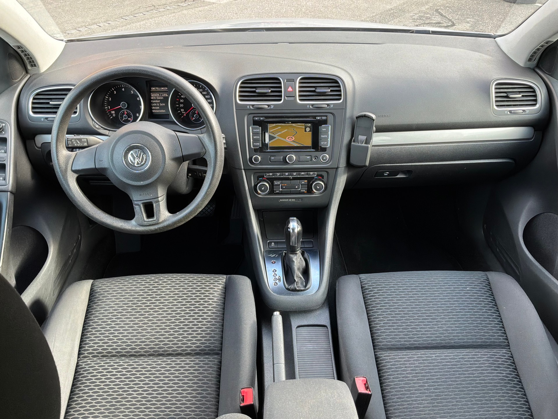 VW Golf 1.2 TSI DSG MFK und Service neu-image-4
