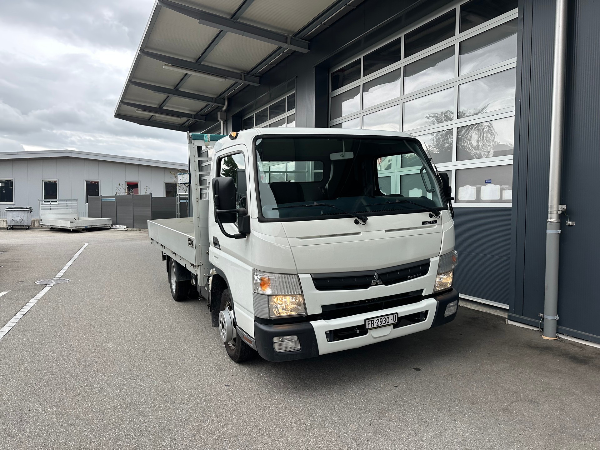 MITSUBISHI FUSO Canter 3C15-image-0