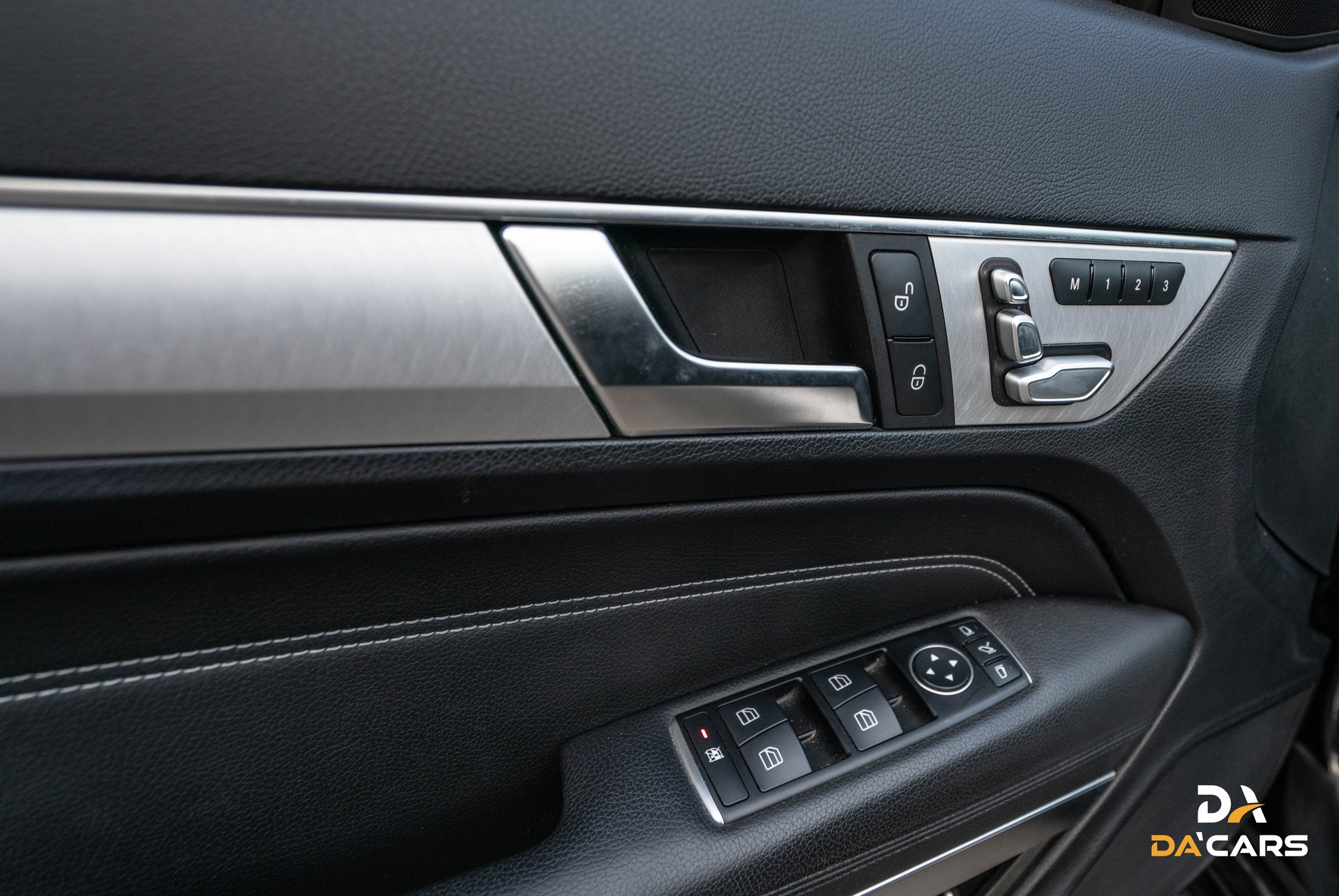 MERCEDES-BENZ E 250 7G-Tronic-image-14