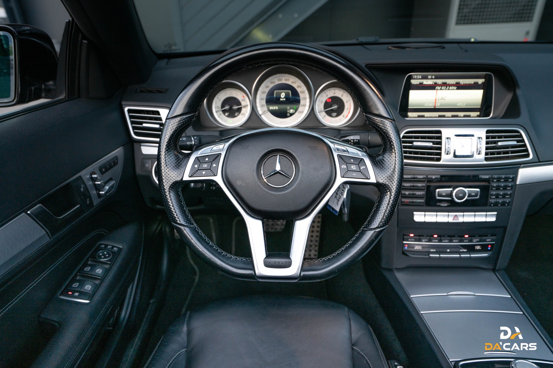 MERCEDES-BENZ E 250 7G-Tronic-image-8