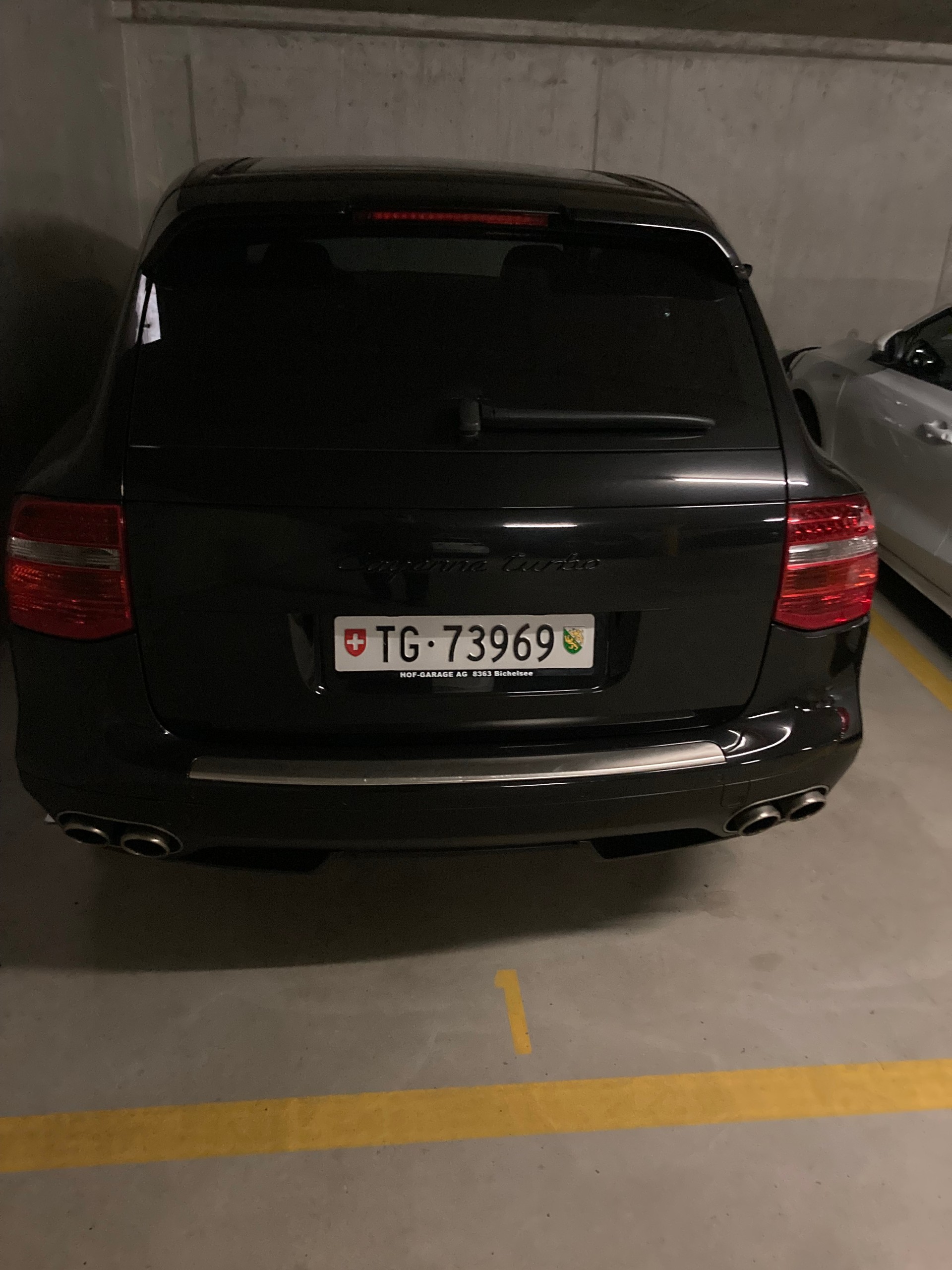 PORSCHE 4.8 V8 Turbo-image-1