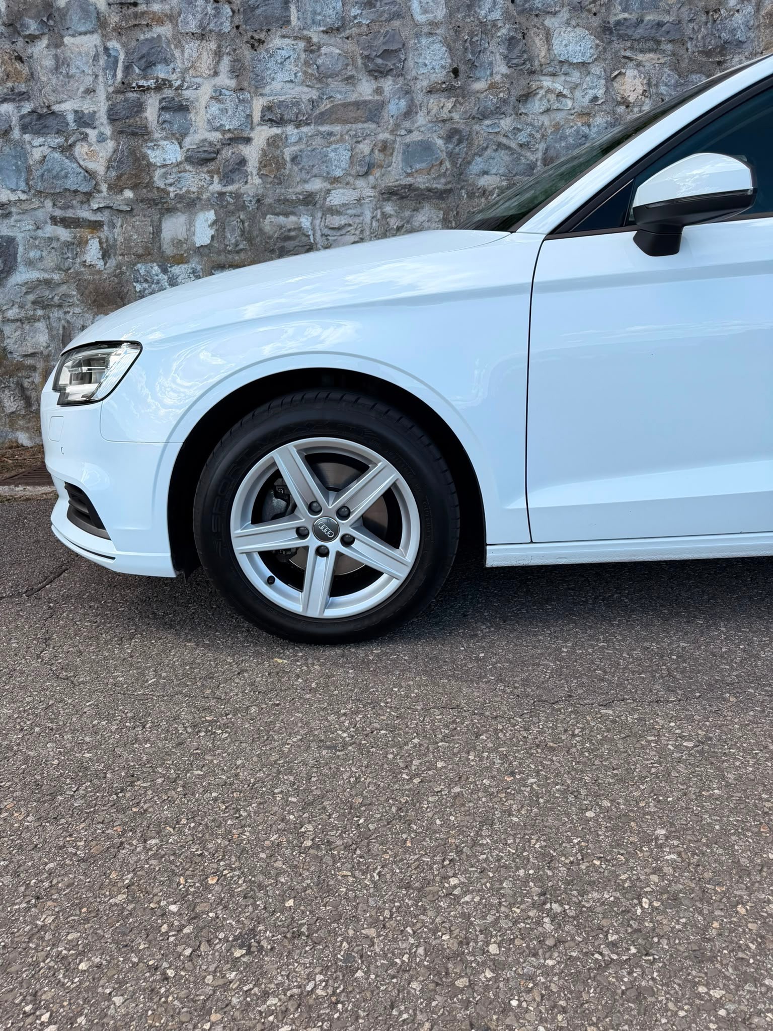 AUDI A3 35 Sportback TFSI Attraction S-tronic-image-2