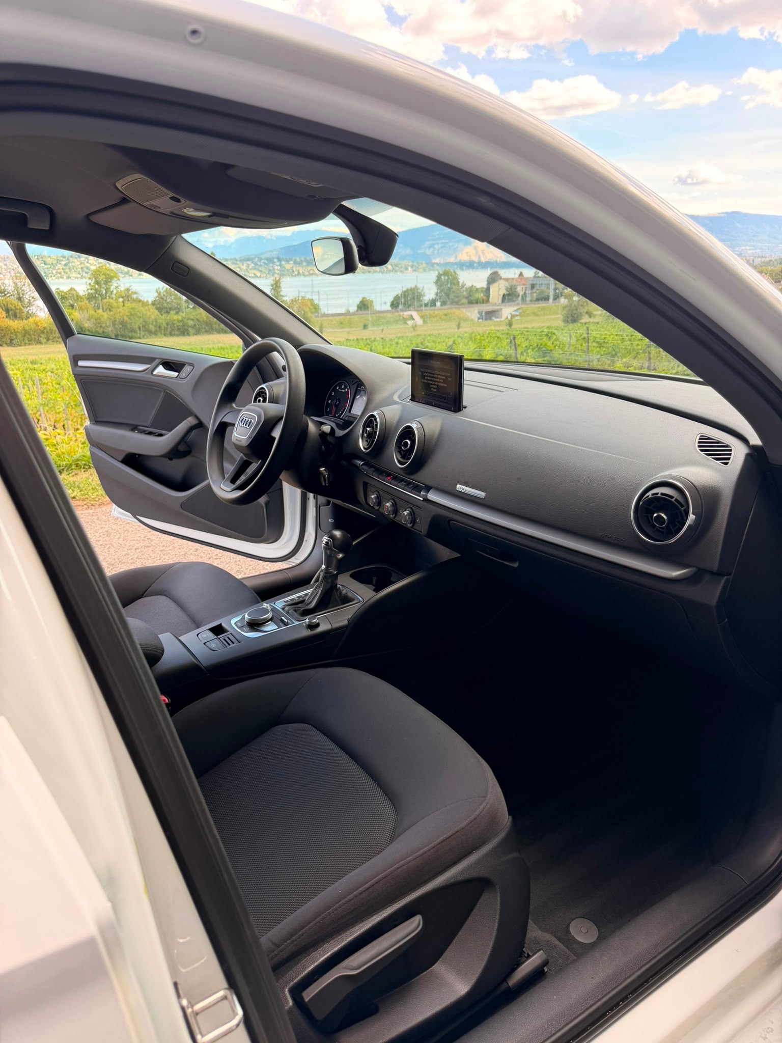 AUDI A3 35 Sportback TFSI Attraction S-tronic-image-6