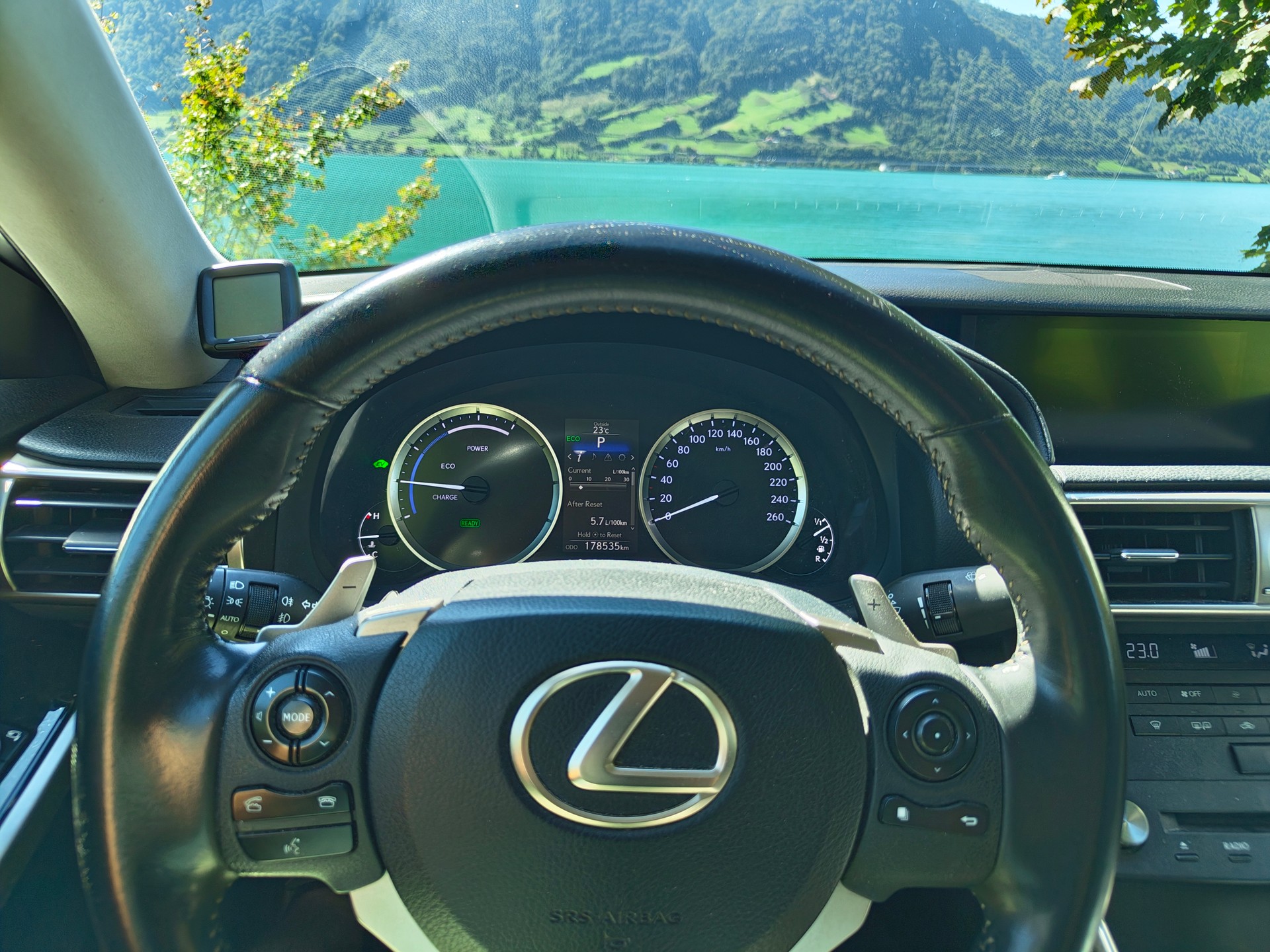 LEXUS 300h-image-3