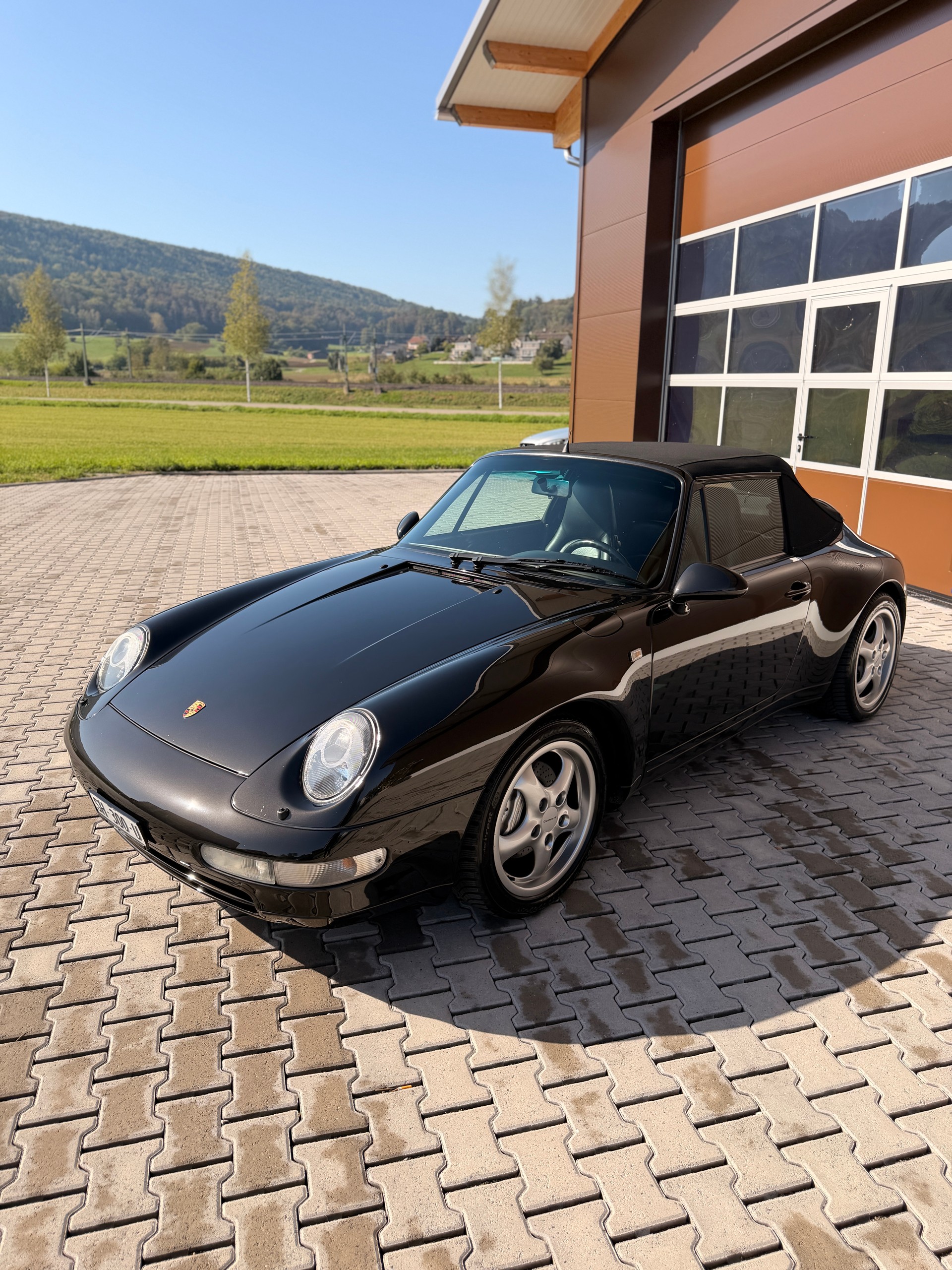 PORSCHE 911 Carrera Cabrio-image-4