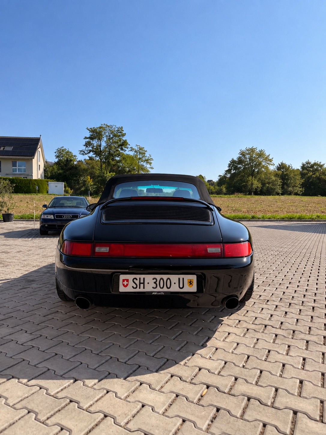 PORSCHE 911 Carrera Cabrio-image-6
