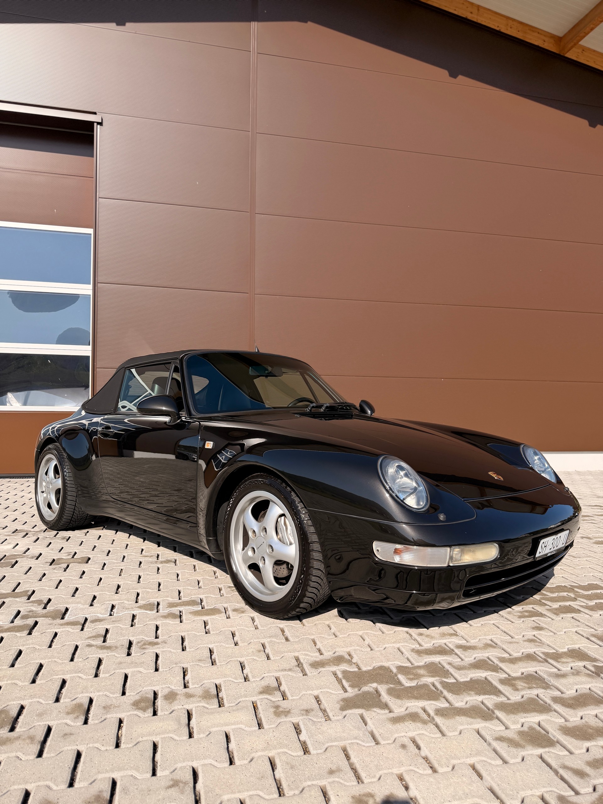 PORSCHE 911 Carrera Cabrio-image-0