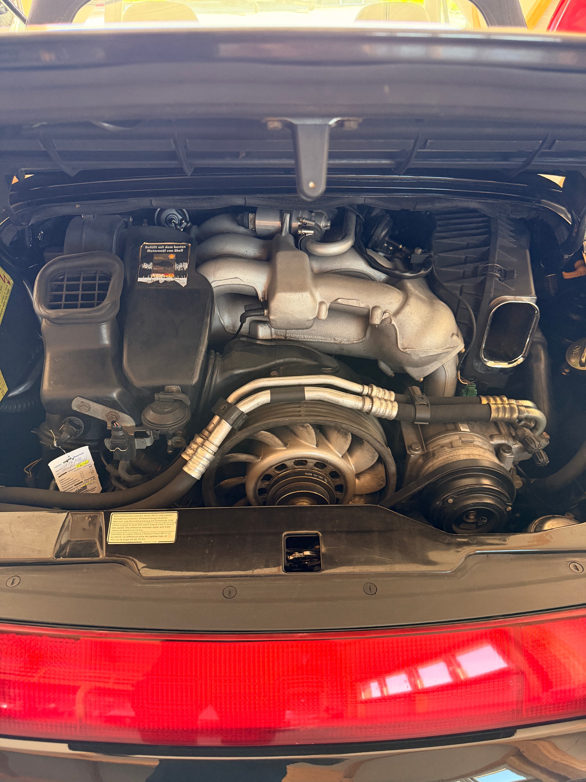 PORSCHE 911 Carrera Cabrio-image-9
