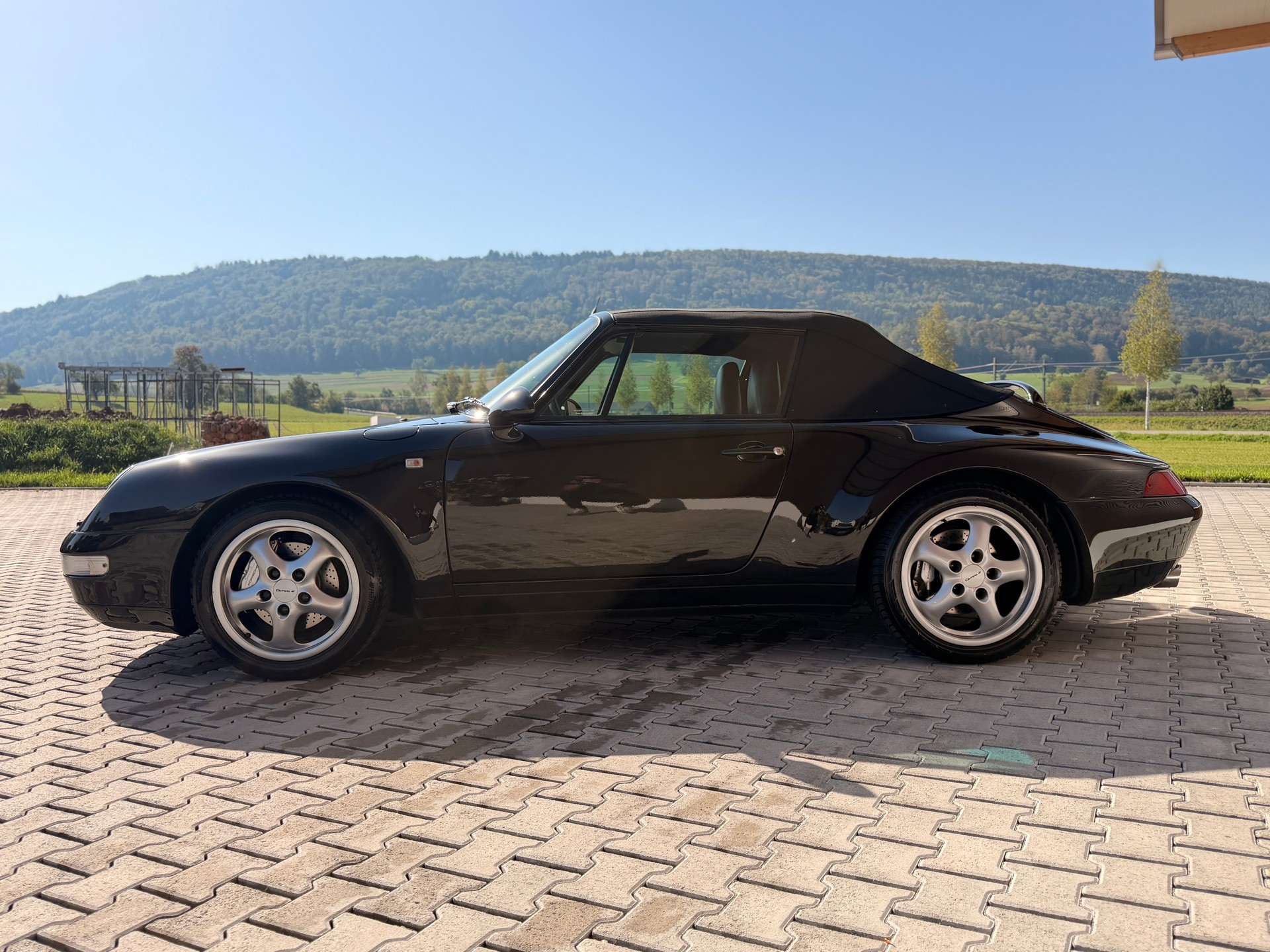 PORSCHE 911 Carrera Cabrio-image-3