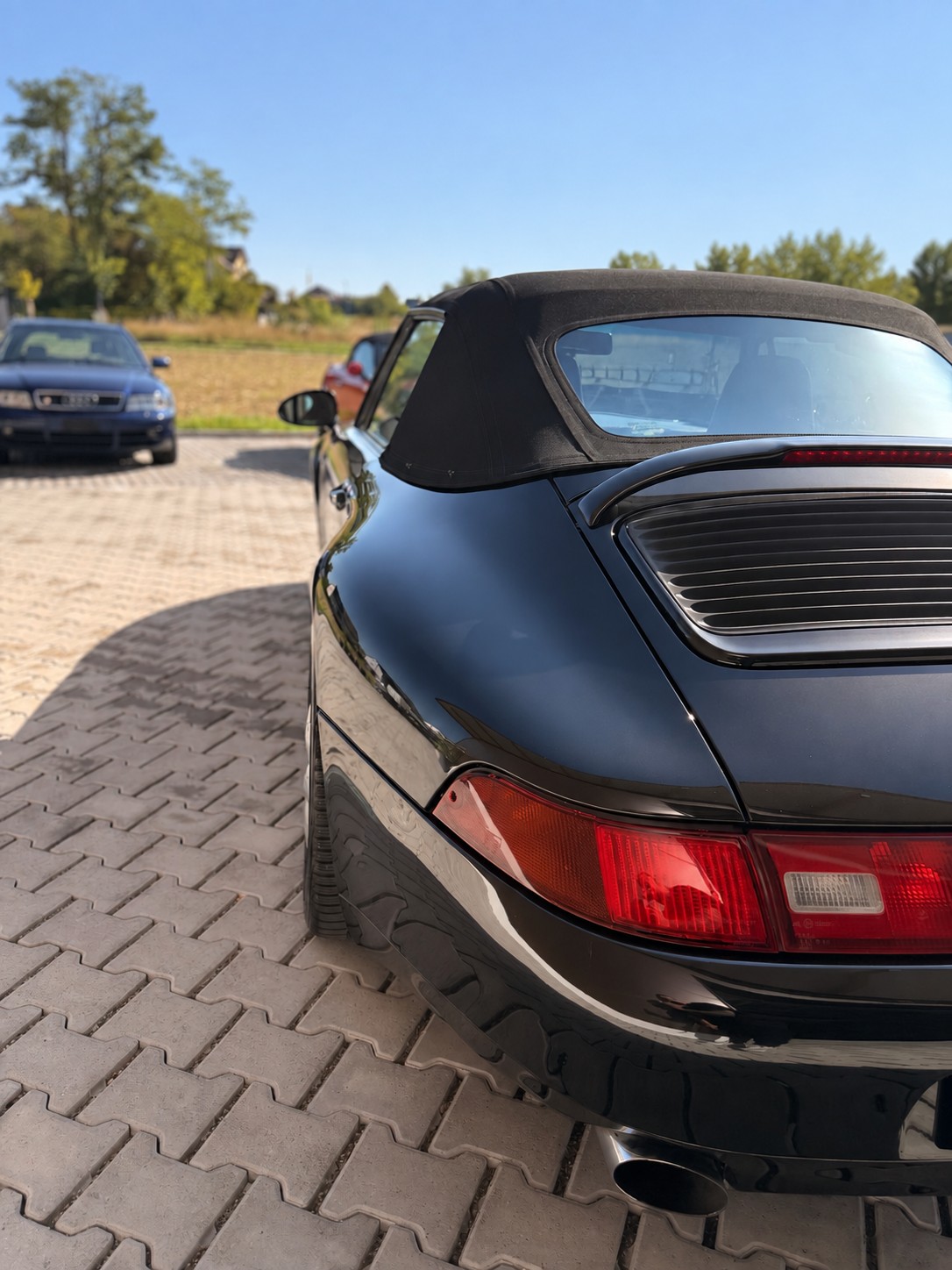 PORSCHE 911 Carrera Cabrio-image-7