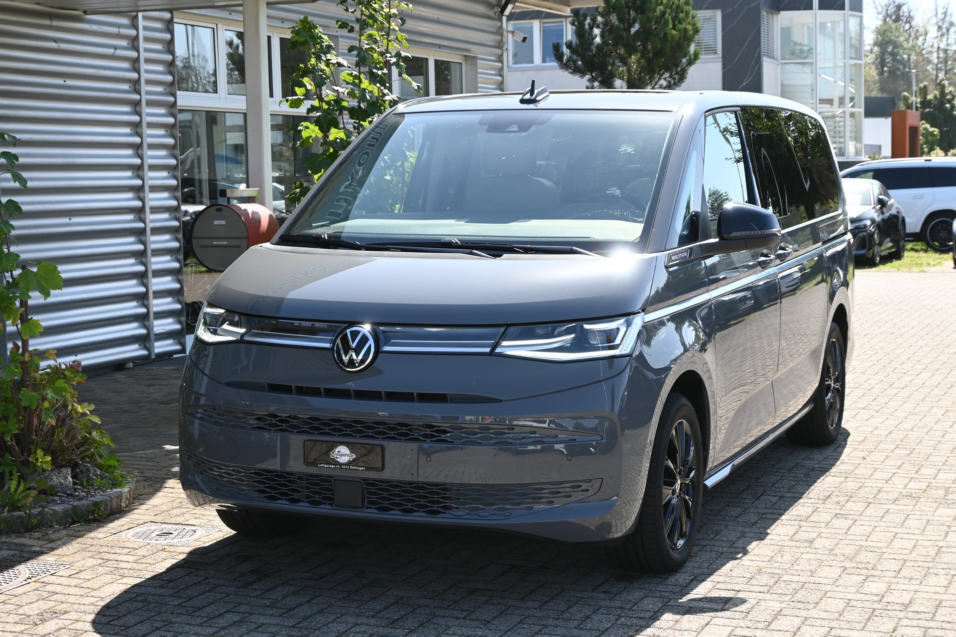 VW Multivan 2.0 TDI Style DSG Lang 7-Plätzer + AHK 2000kg-image-1