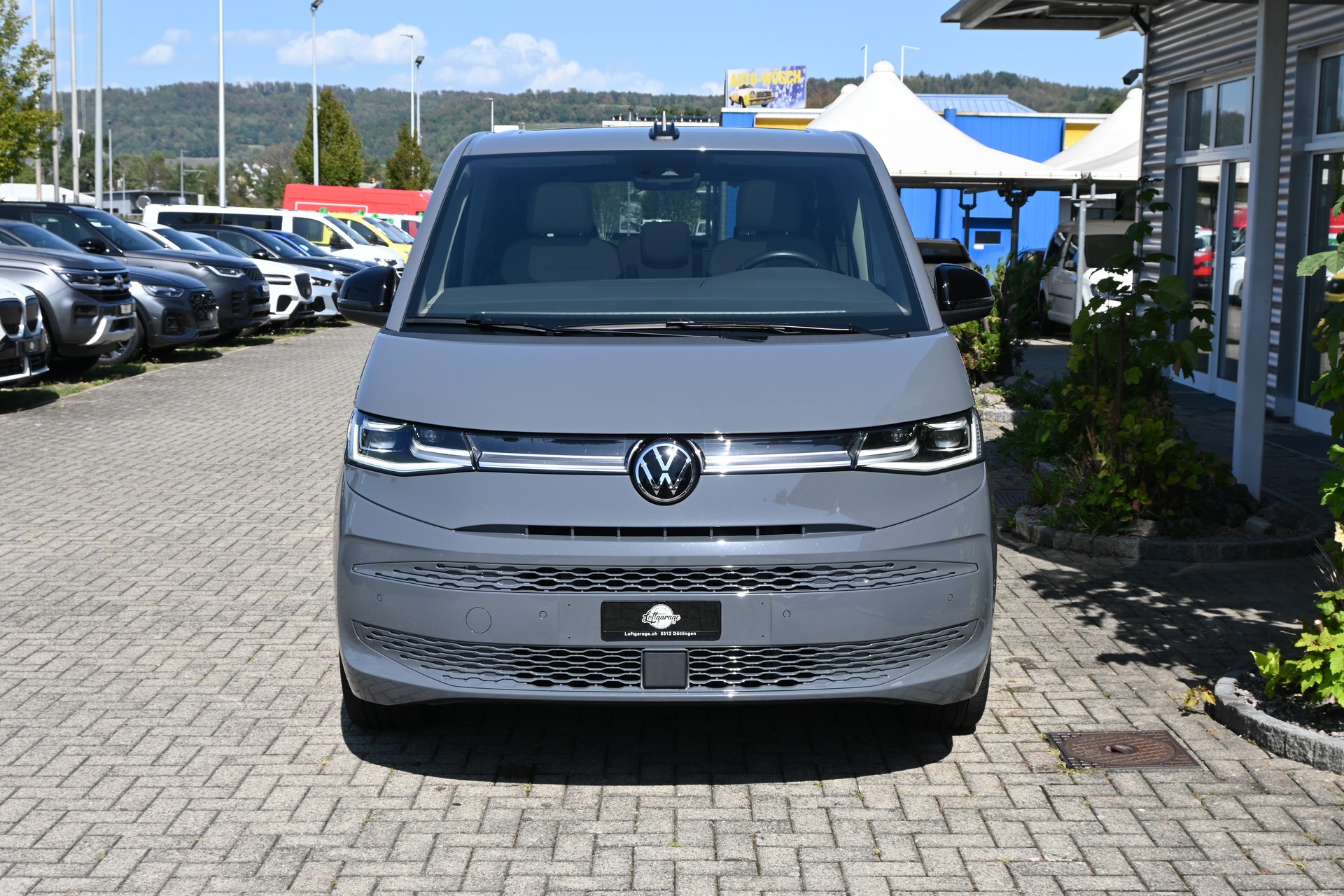 VW Multivan 2.0 TDI Style DSG Lang 7-Plätzer + AHK 2000kg-image-2
