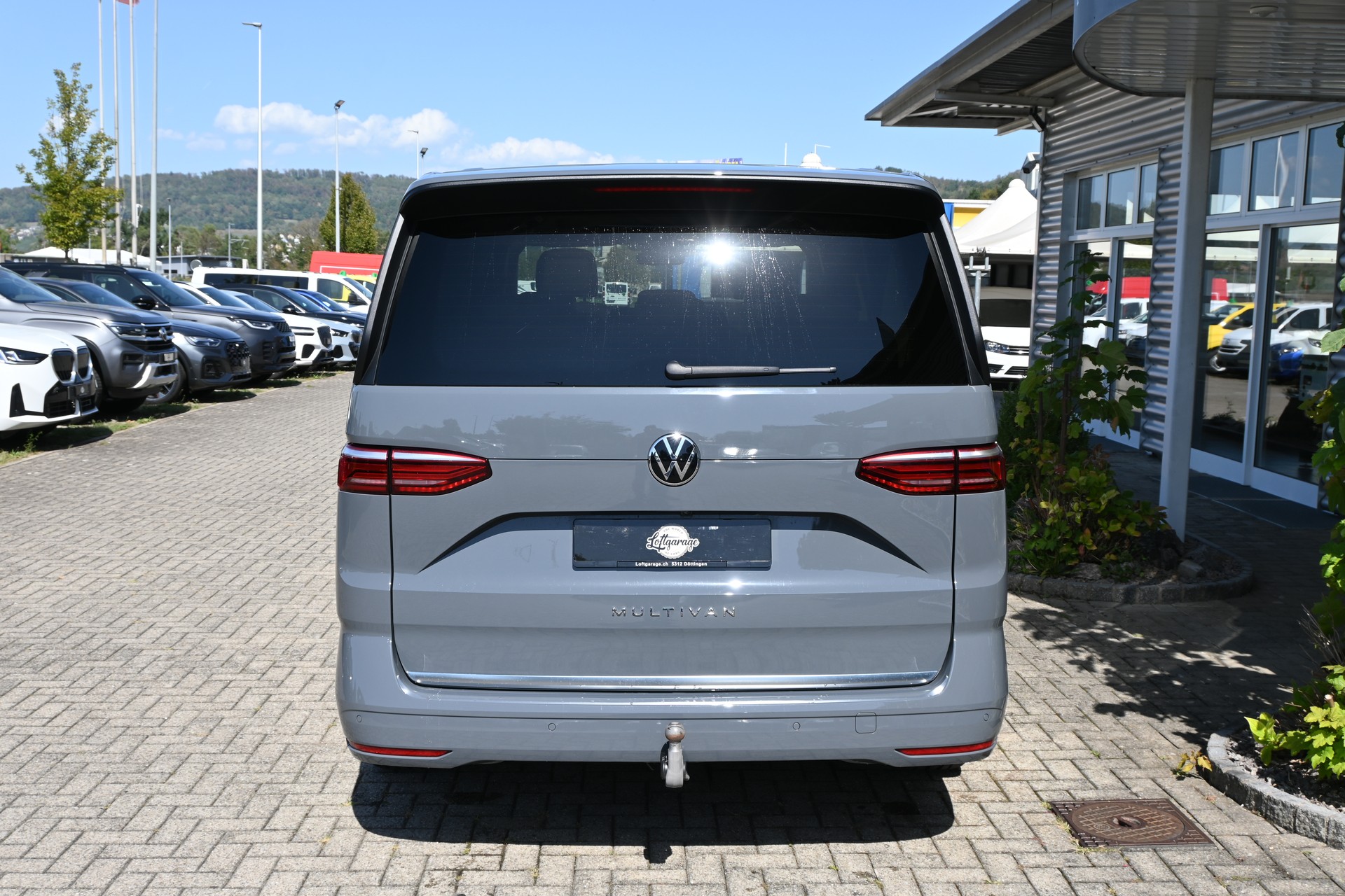 VW Multivan 2.0 TDI Style DSG Lang 7-Plätzer + AHK 2000kg-image-3