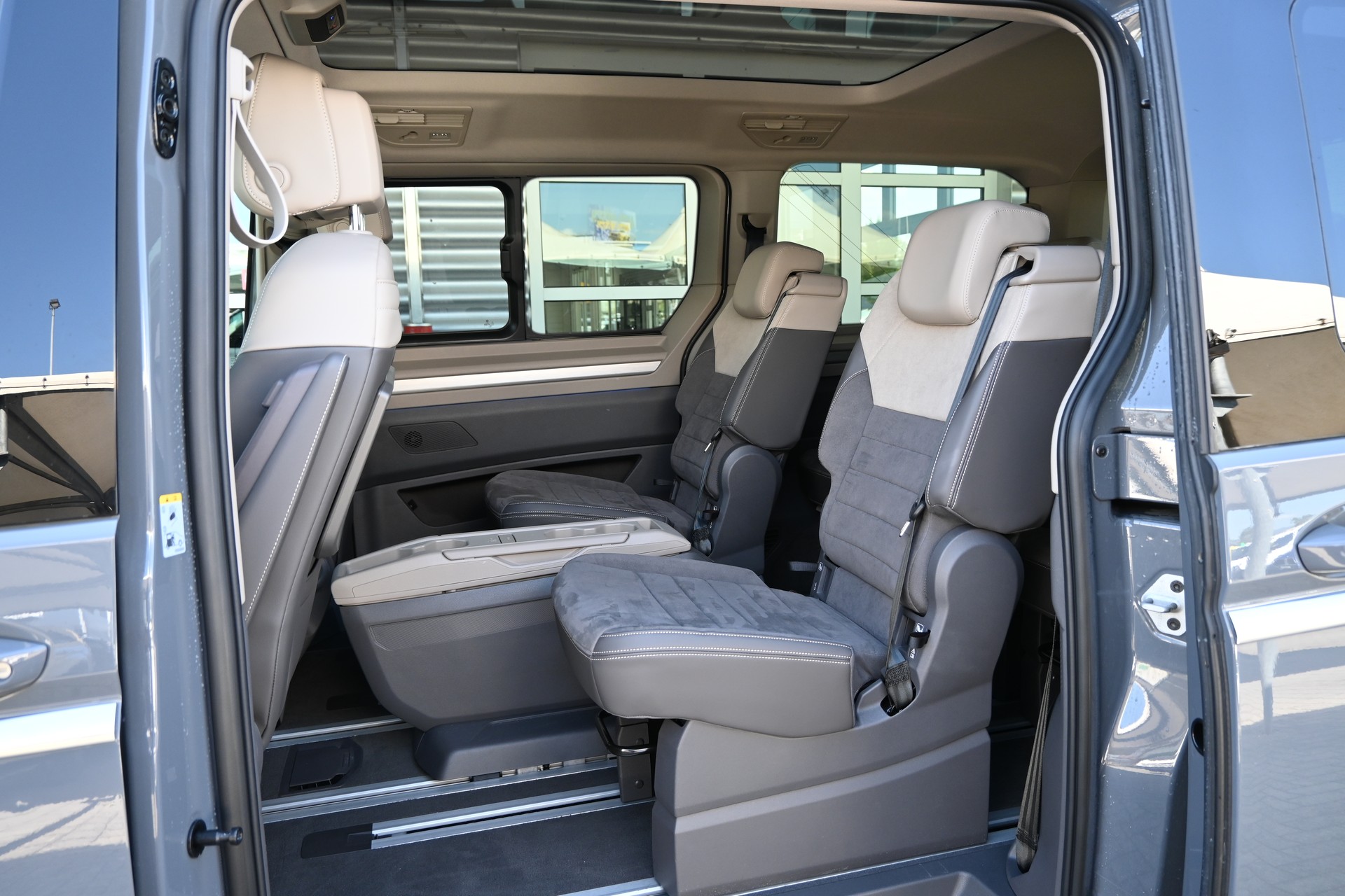 VW Multivan 2.0 TDI Style DSG Lang 7-Plätzer + AHK 2000kg-image-15