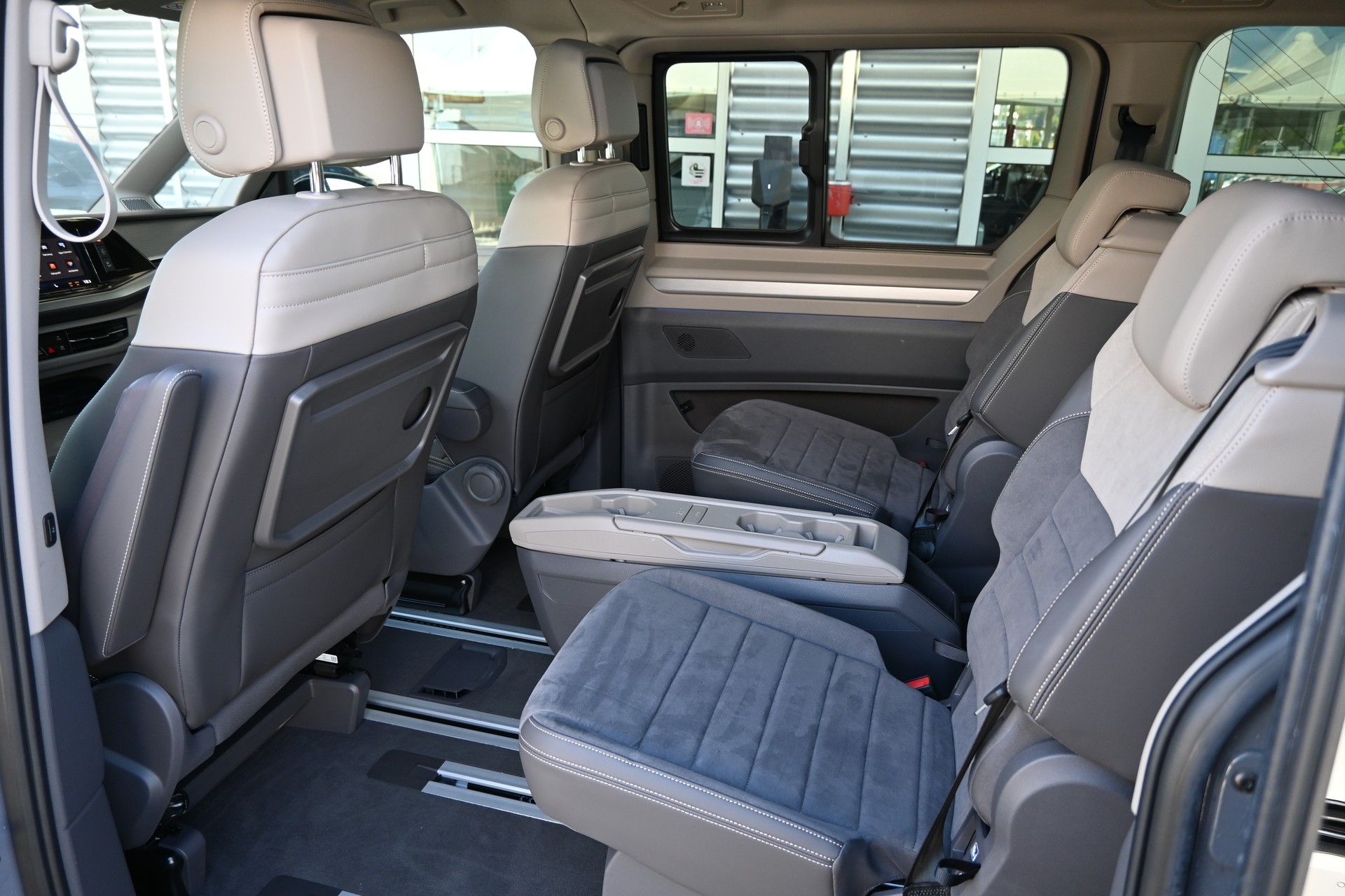 VW Multivan 2.0 TDI Style DSG Lang 7-Plätzer + AHK 2000kg-image-13