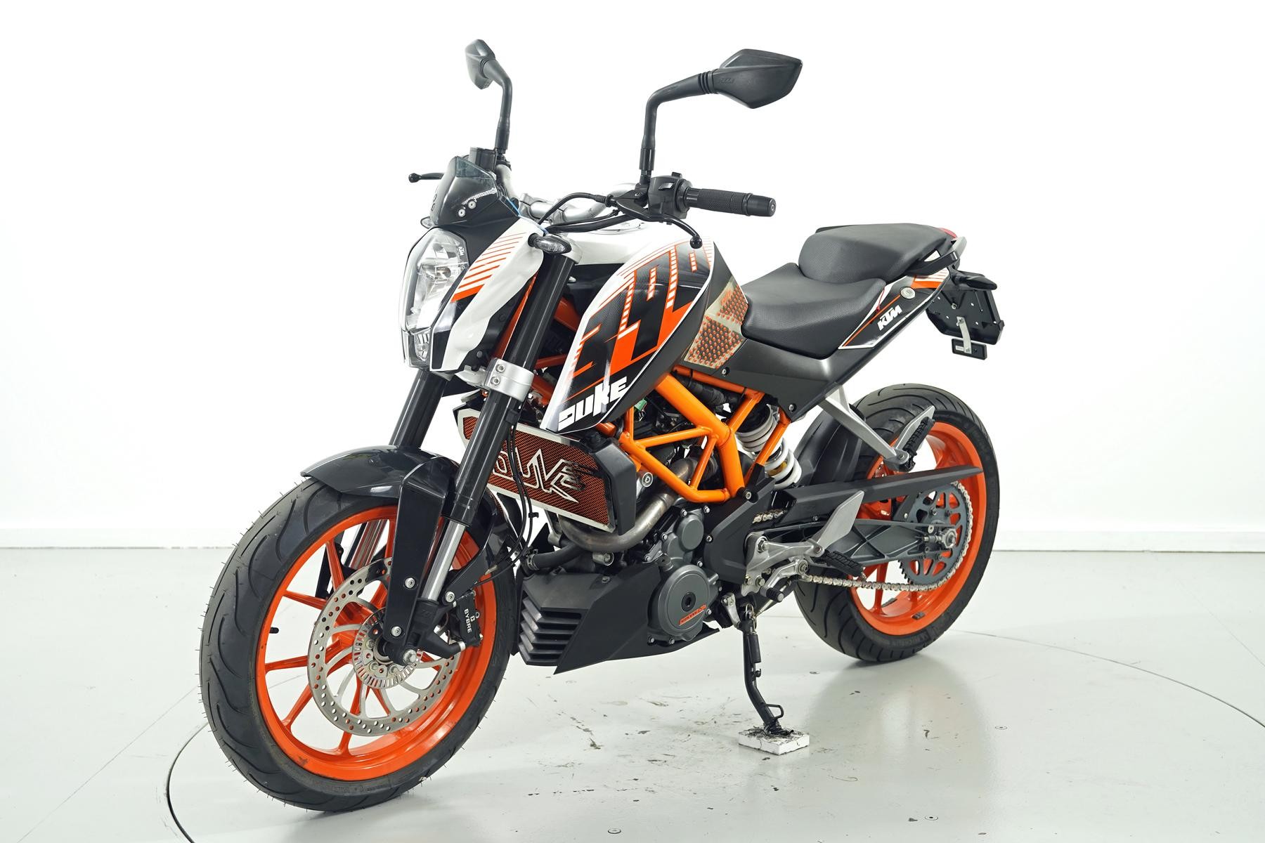 KTM 390 Duke ABS-showroom-element-2