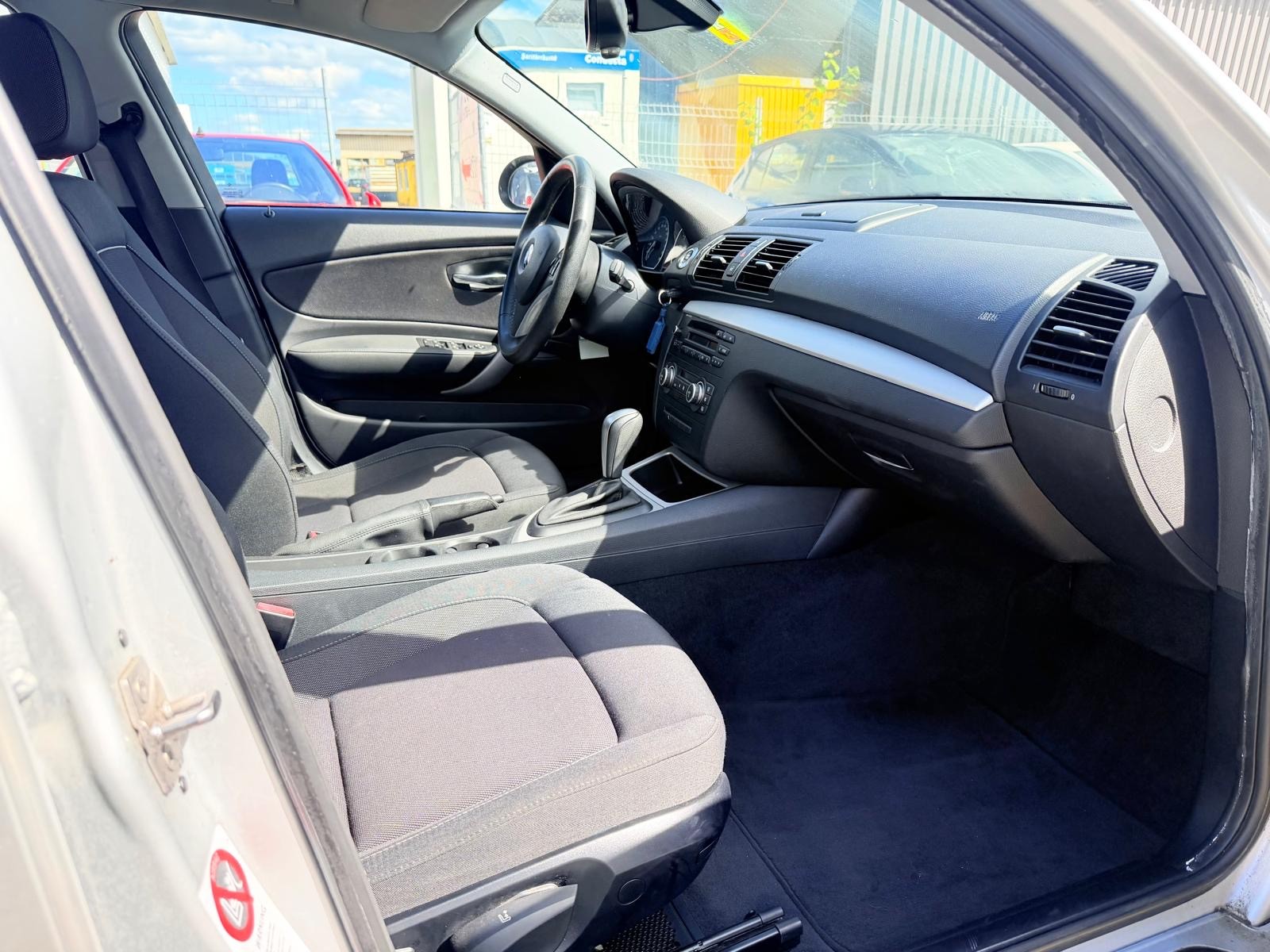 BMW 120i AccessPlus Steptronic-image-8