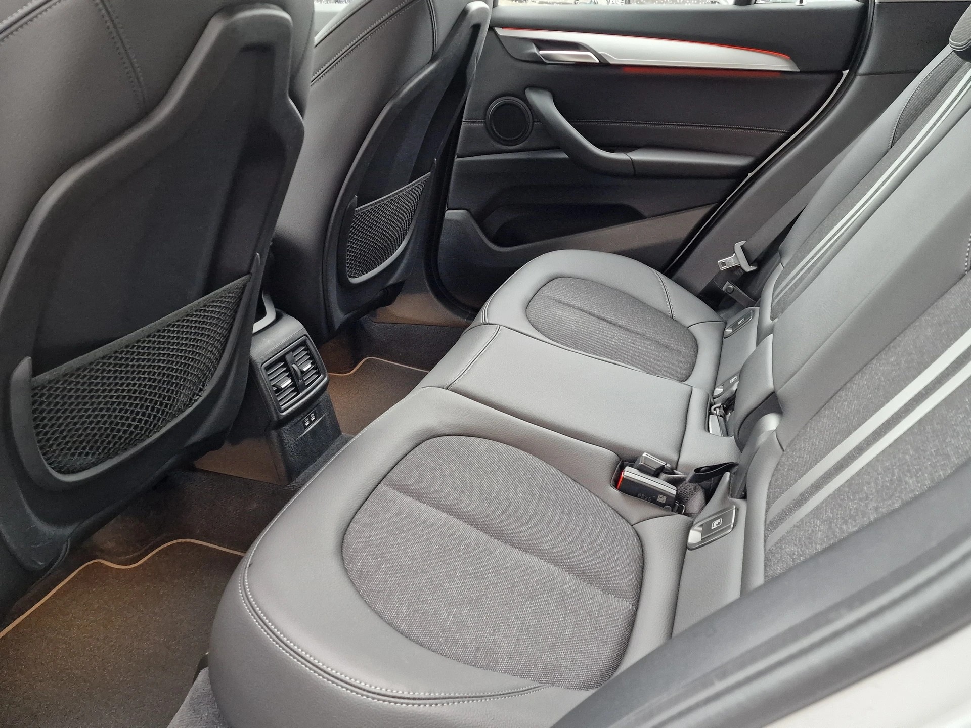 BMW X1 xDrive 18d Sport Line Steptronic-image-5