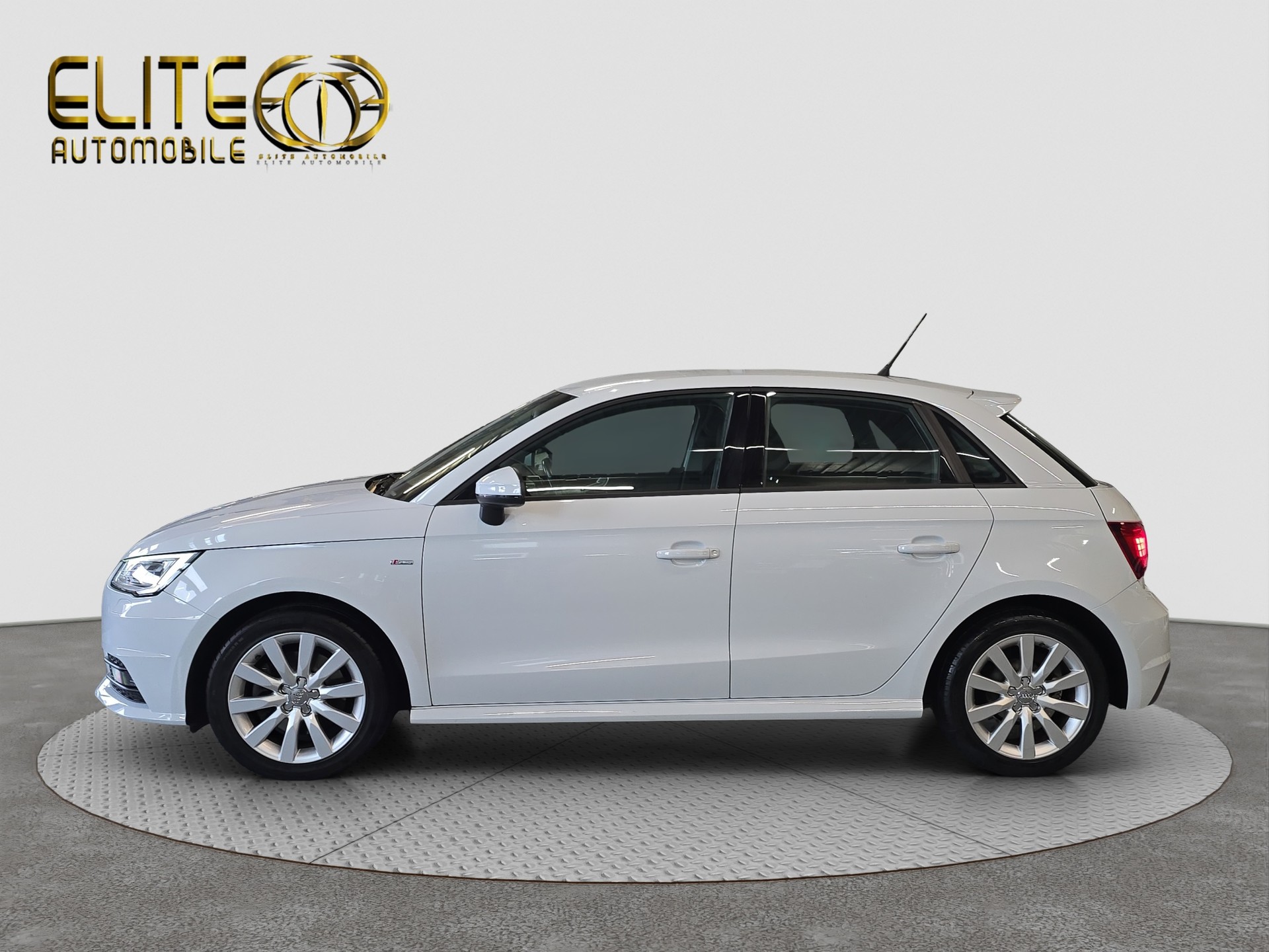 AUDI A1 Sportback 1.4 TFSI-image-4