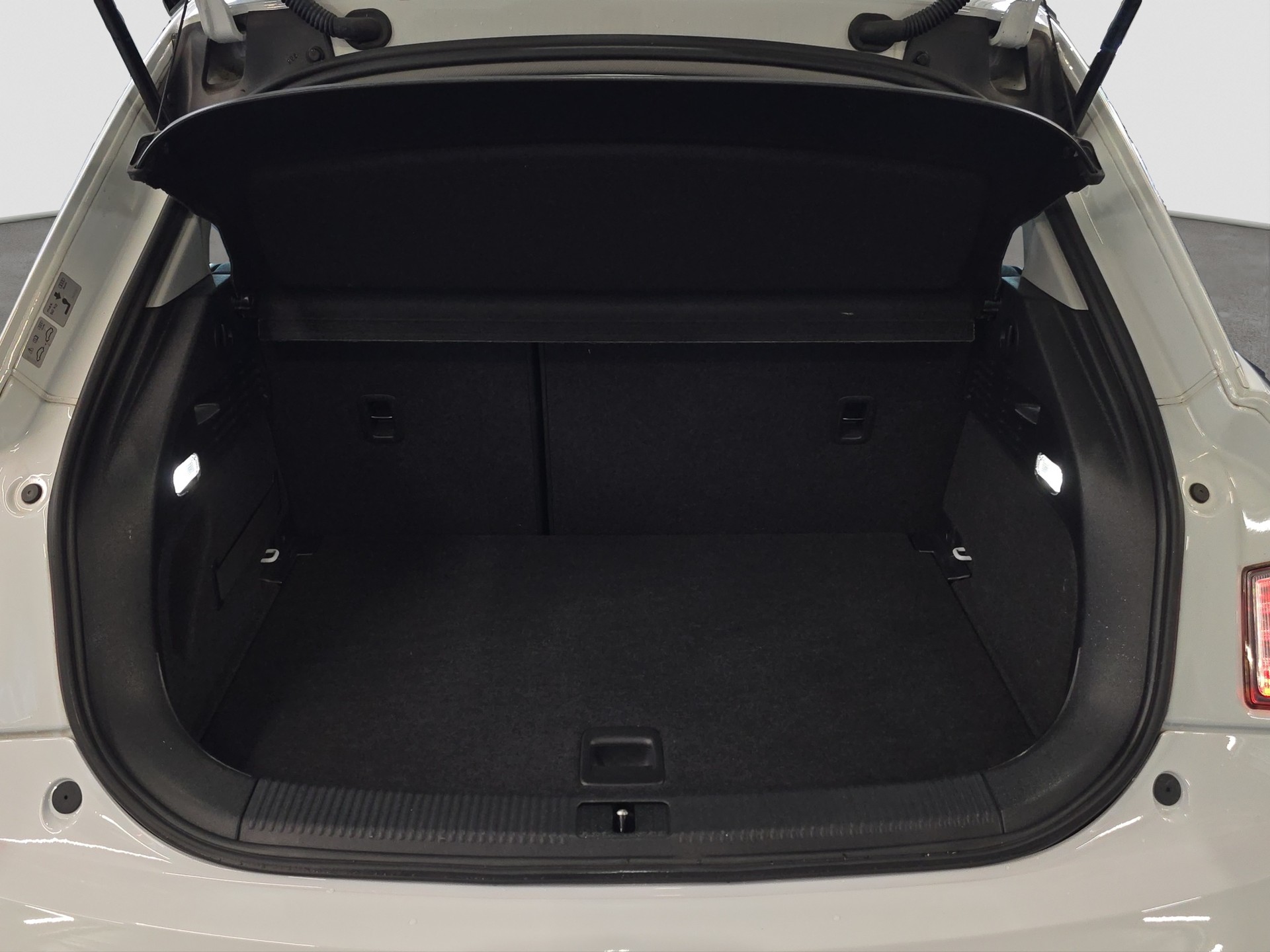 AUDI A1 Sportback 1.4 TFSI-image-8