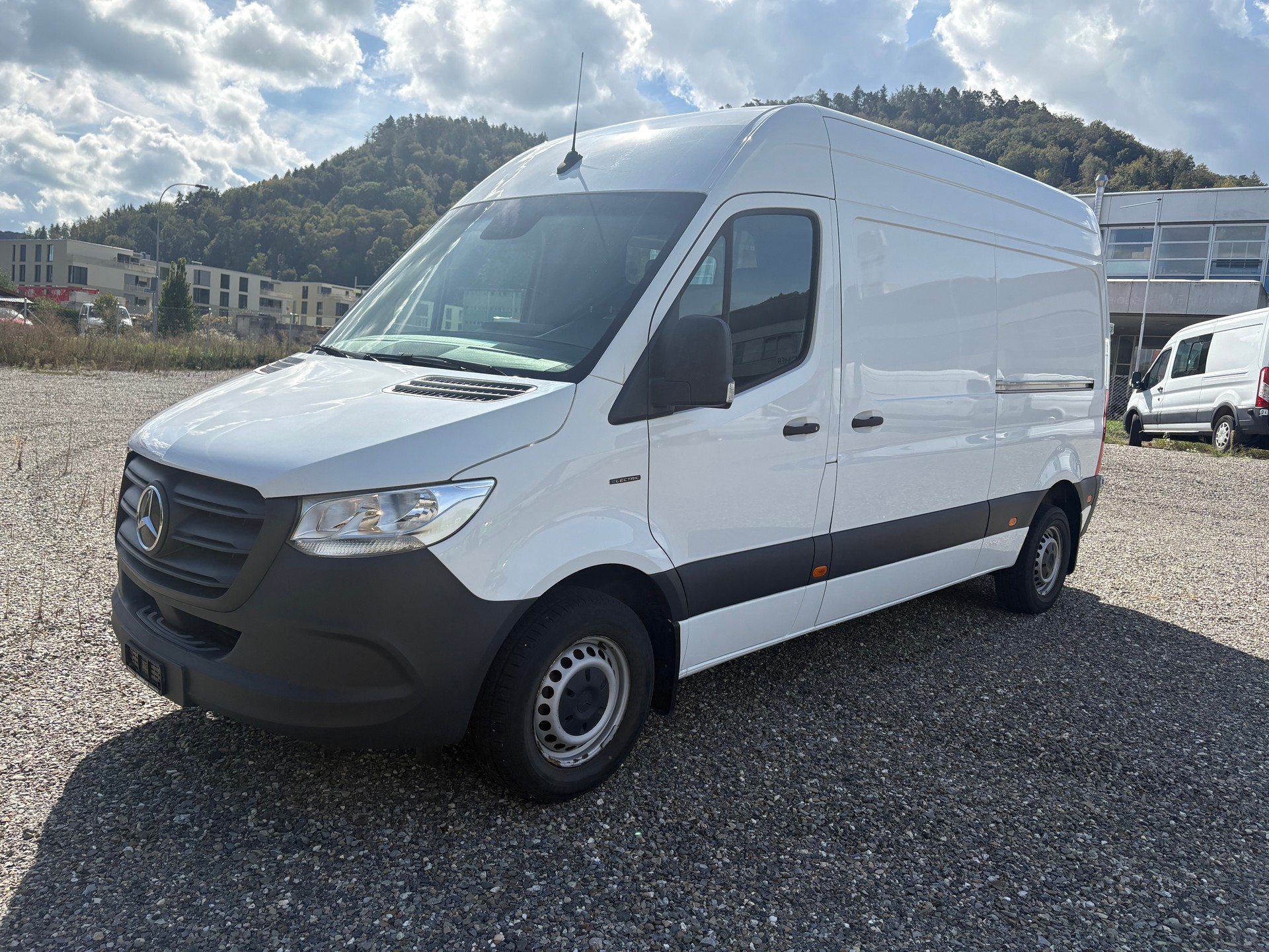 MERCEDES-BENZ eSprinter 312 47kWh Standard-image-2