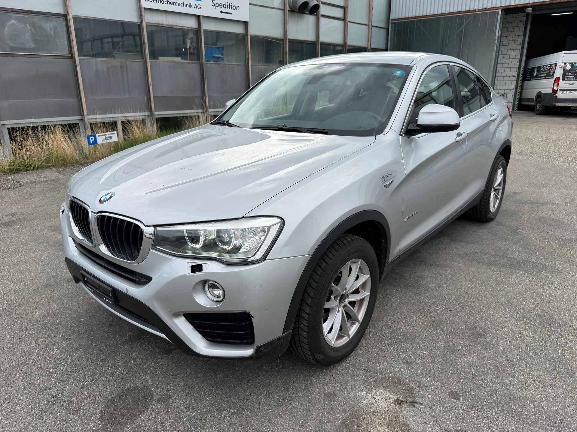 BMW X4 xDrive 20i xLine Steptronic-image-0