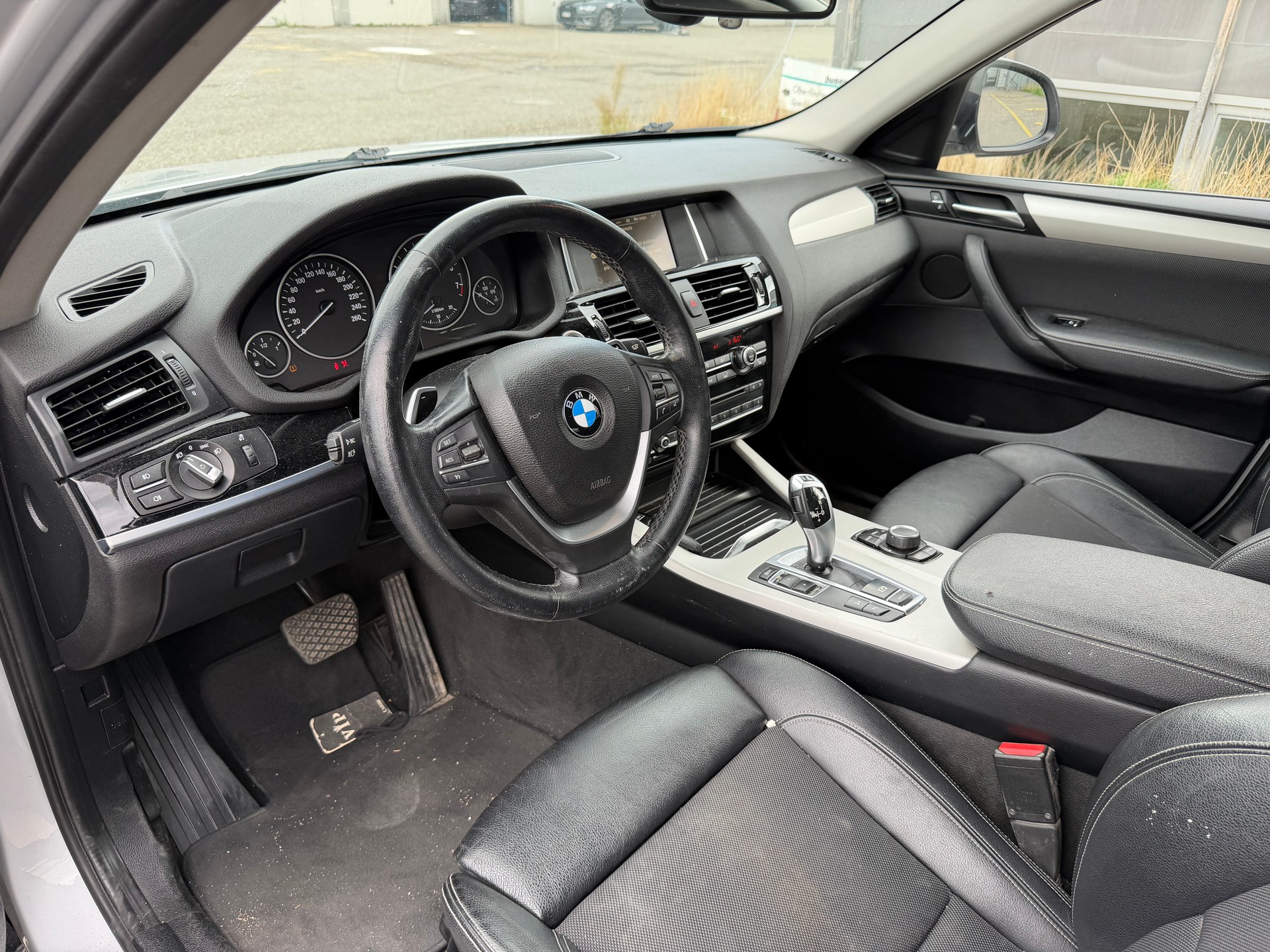 BMW X4 xDrive 20i xLine Steptronic-image-9