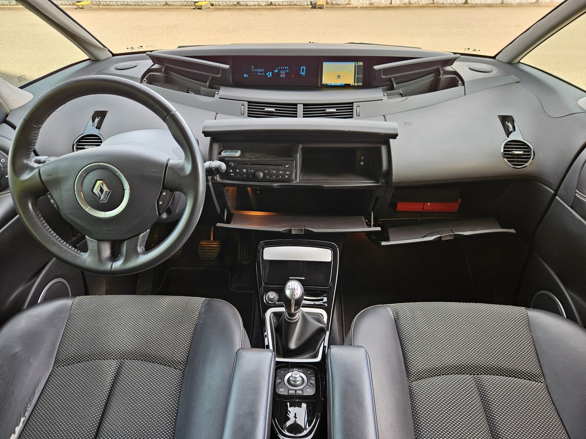 RENAULT Espace 2.0 dCi Dynamique-image-10