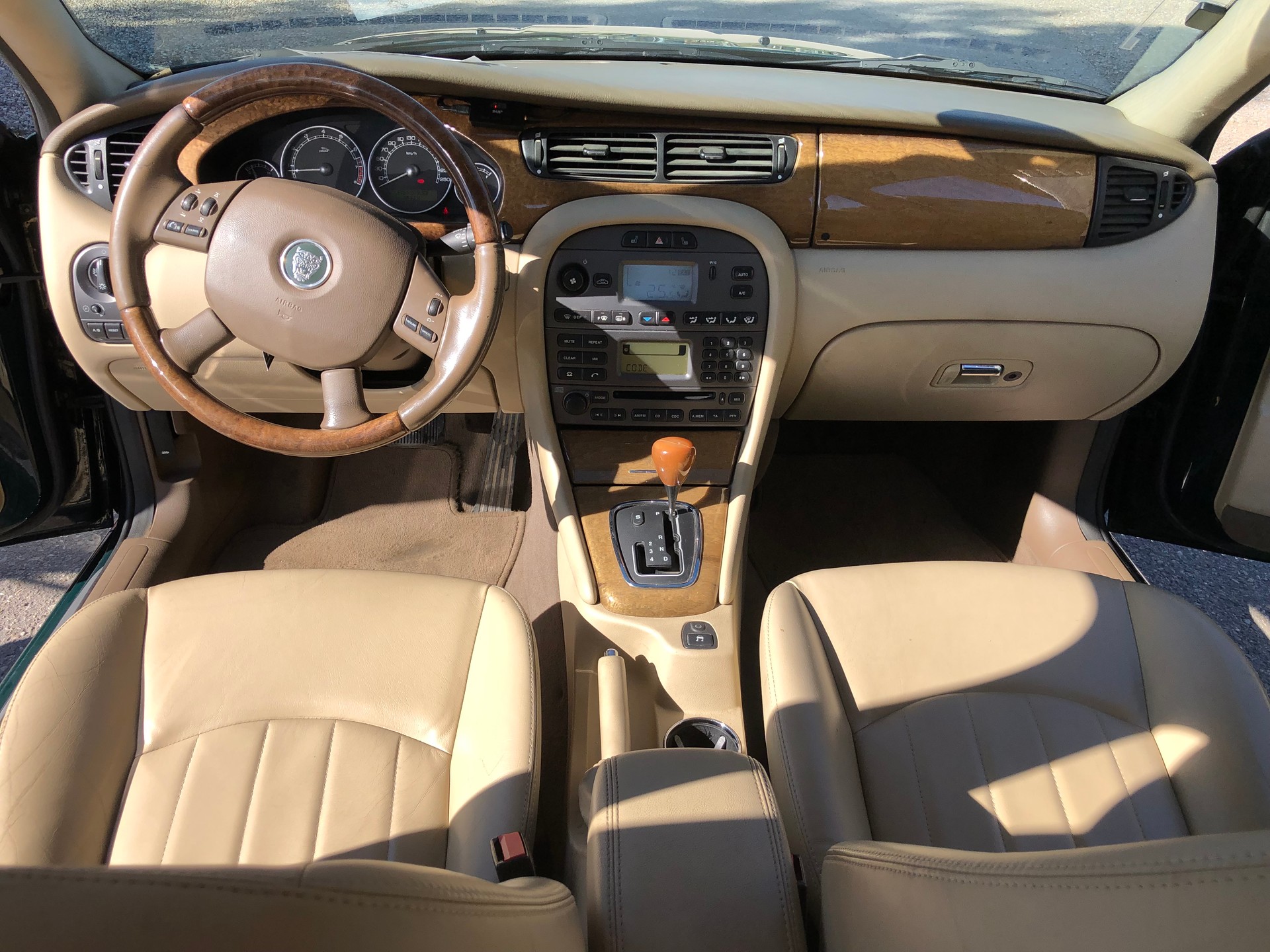 JAGUAR X-Type Estate 3.0 V6 Traction4 Executive-image-12