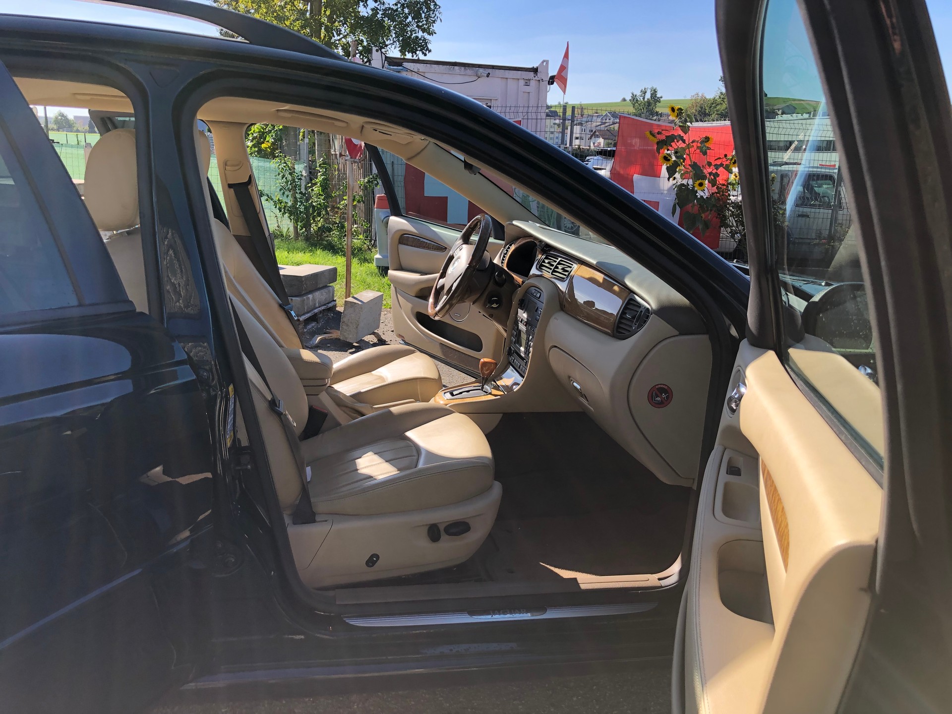 JAGUAR X-Type Estate 3.0 V6 Traction4 Executive-image-7