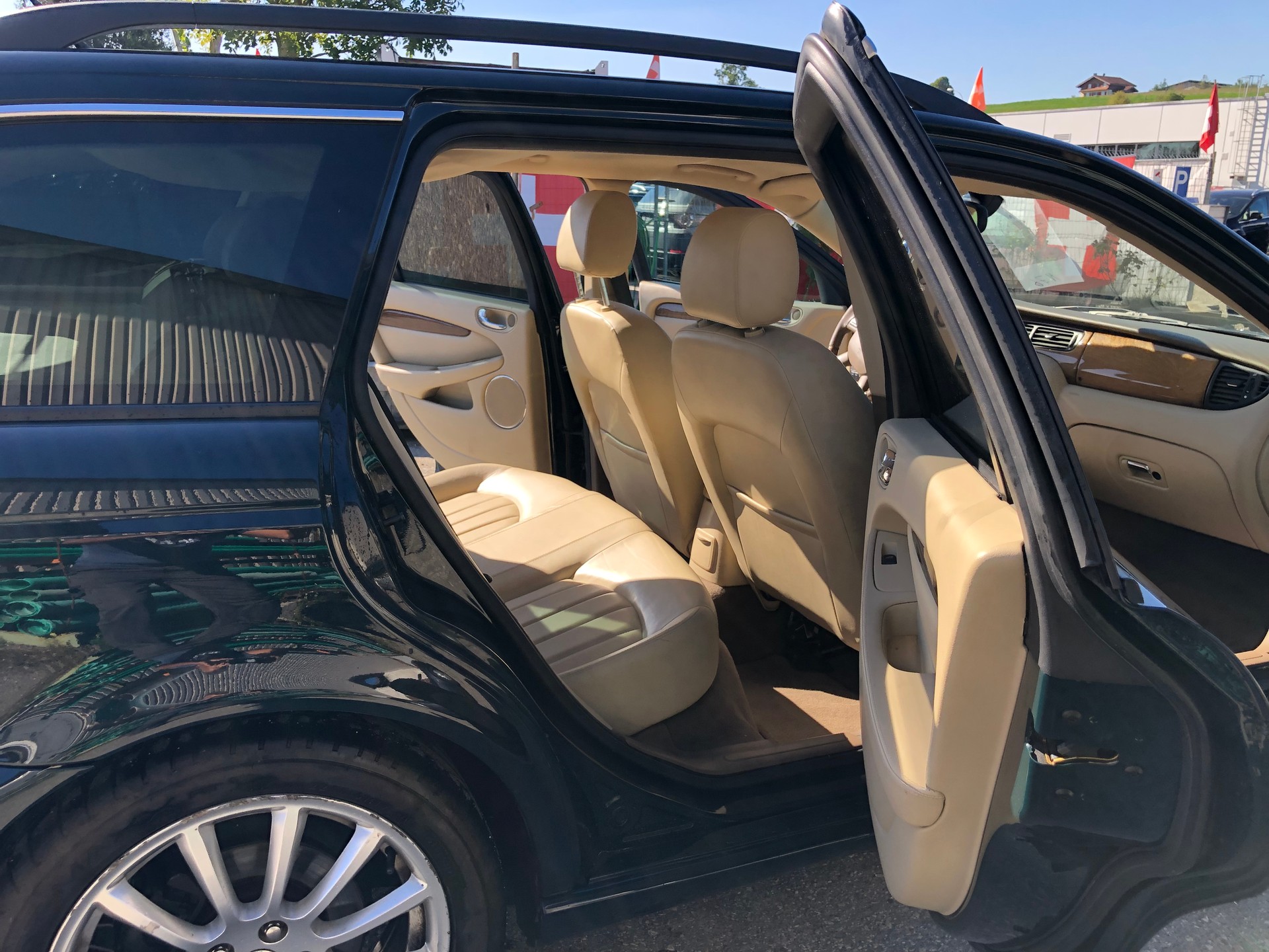 JAGUAR X-Type Estate 3.0 V6 Traction4 Executive-image-9