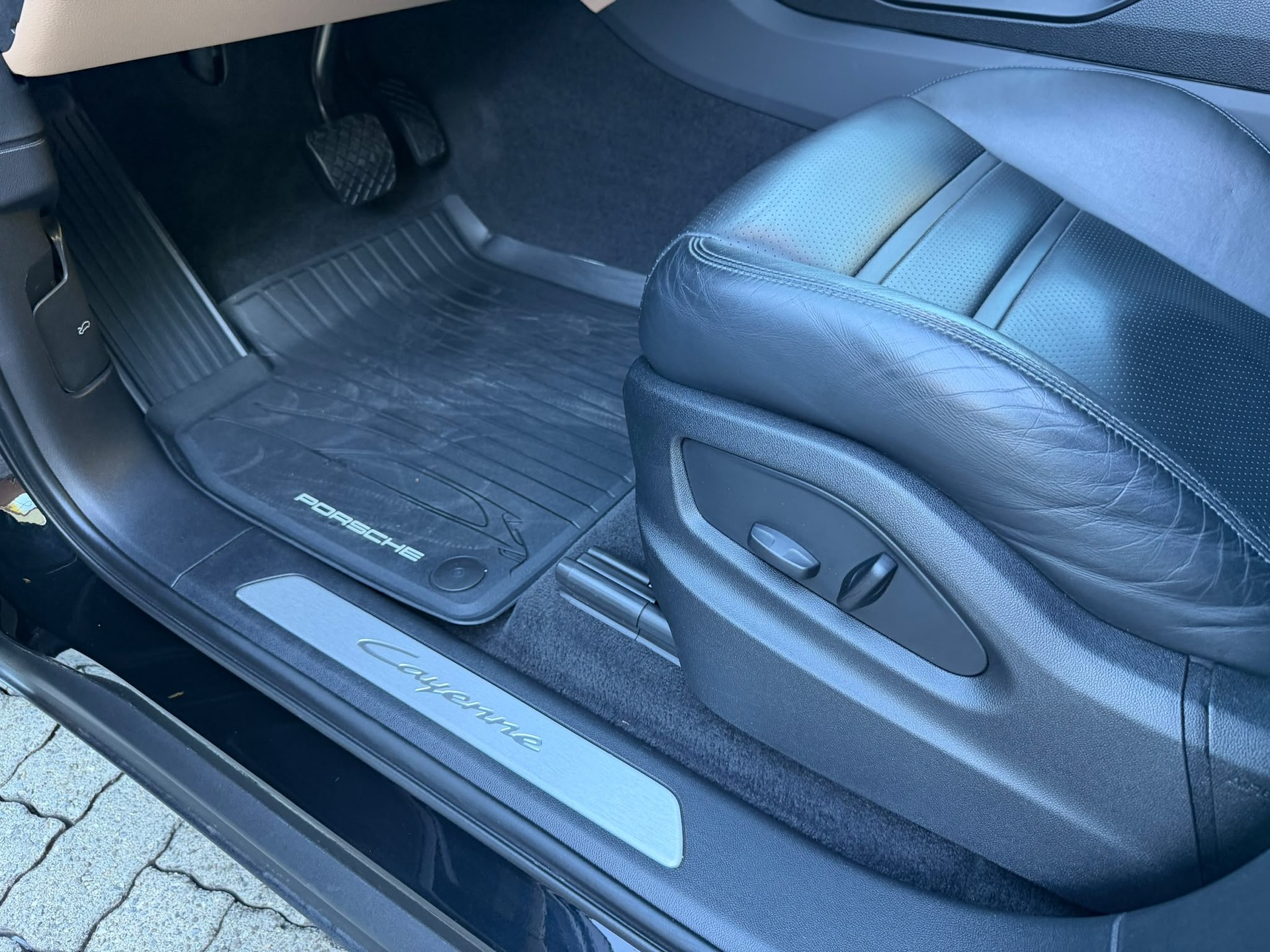 PORSCHE Cayenne Coupé E-Hybrid Tiptronic-image-9