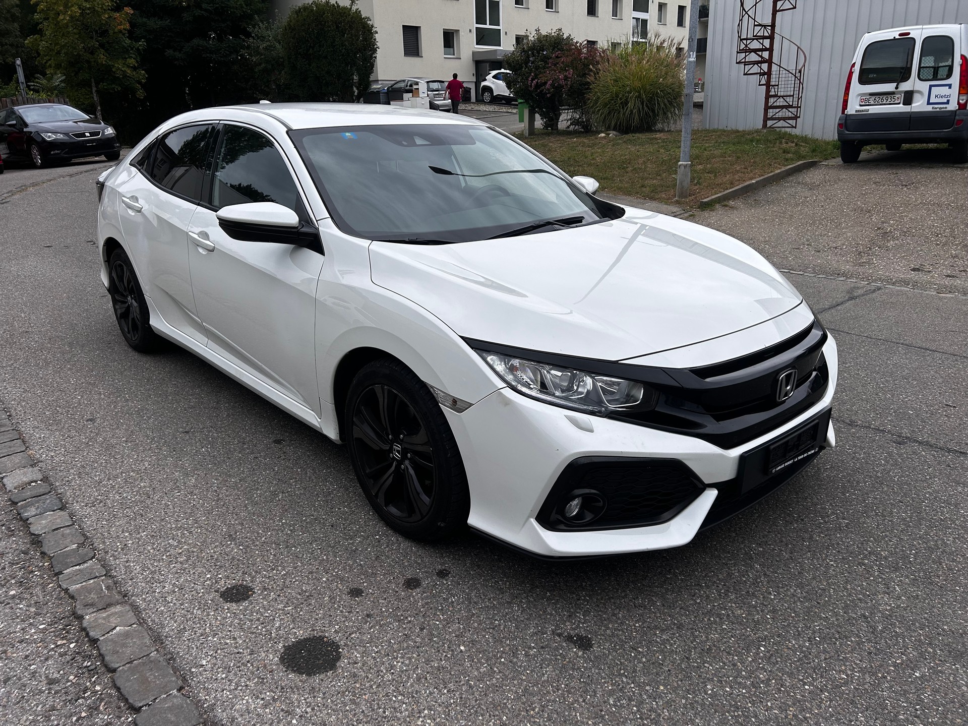 HONDA Civic 1.0 VTEC Comfort CVT-image-1