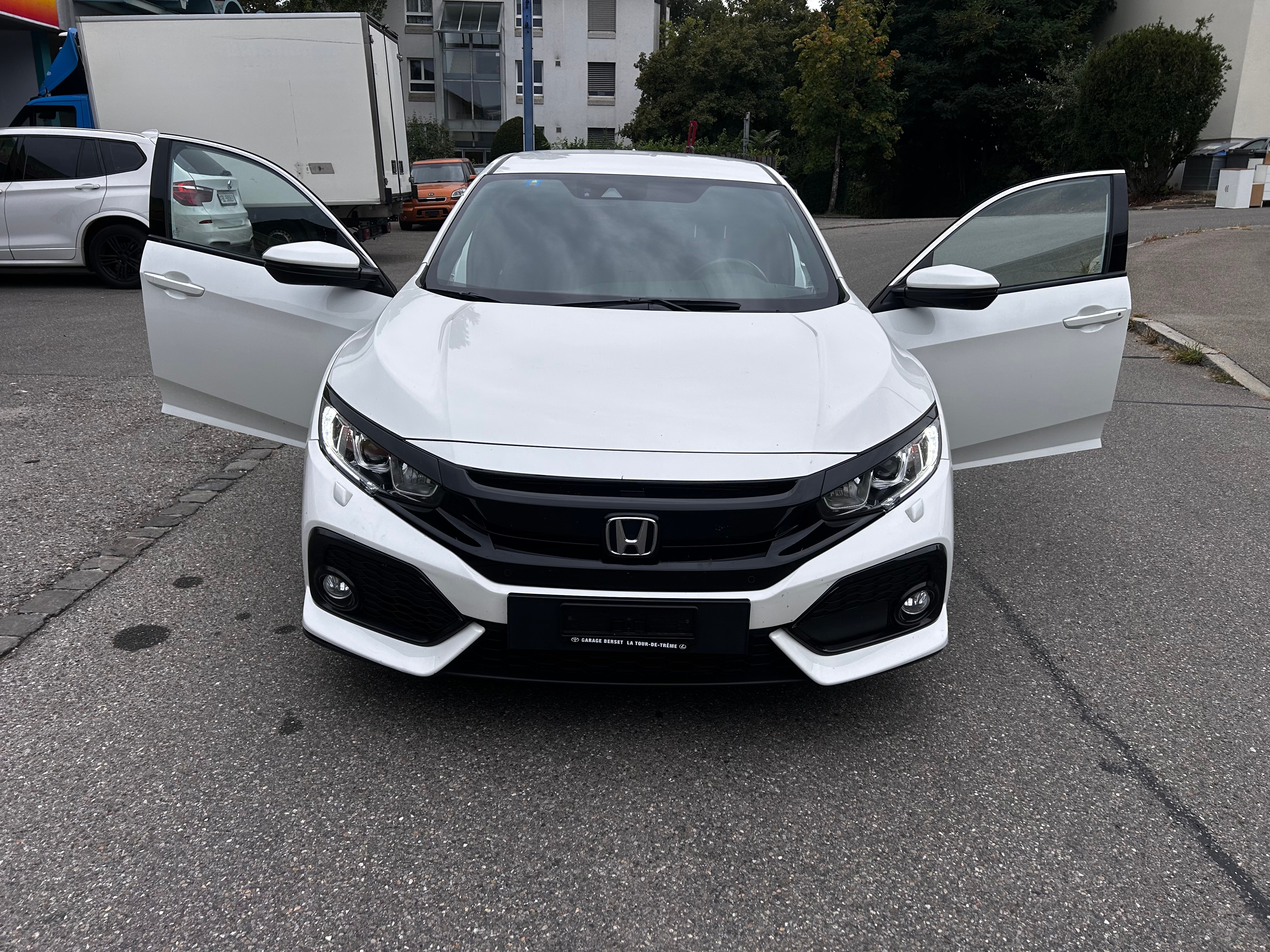 Car photo