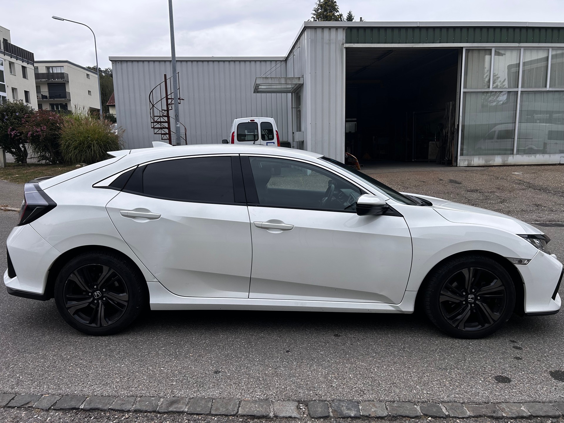 HONDA Civic 1.0 VTEC Comfort CVT-image-2