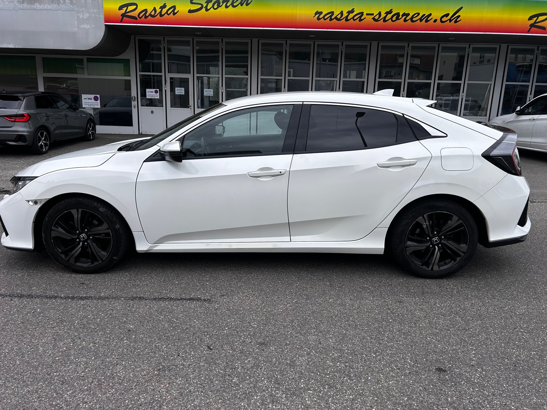 HONDA Civic 1.0 VTEC Comfort CVT-image-6