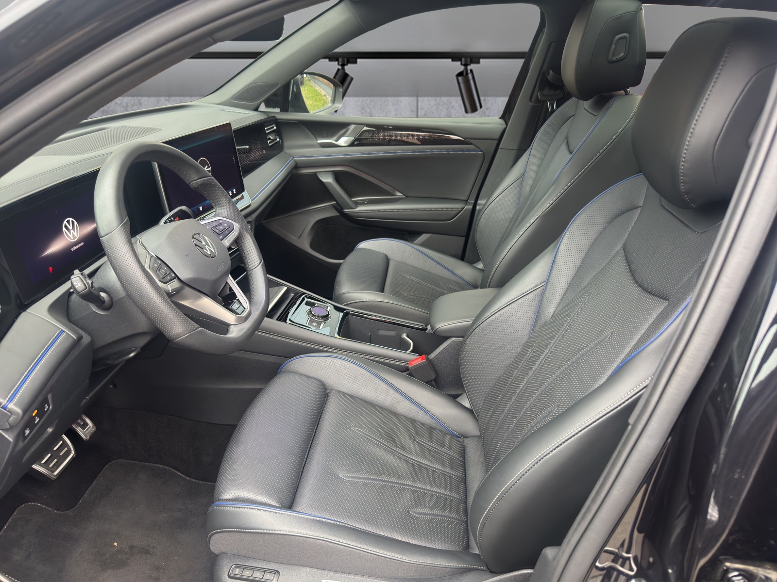VW Tiguan 2.0 TSI DSG R-Line 4Motion-image-5