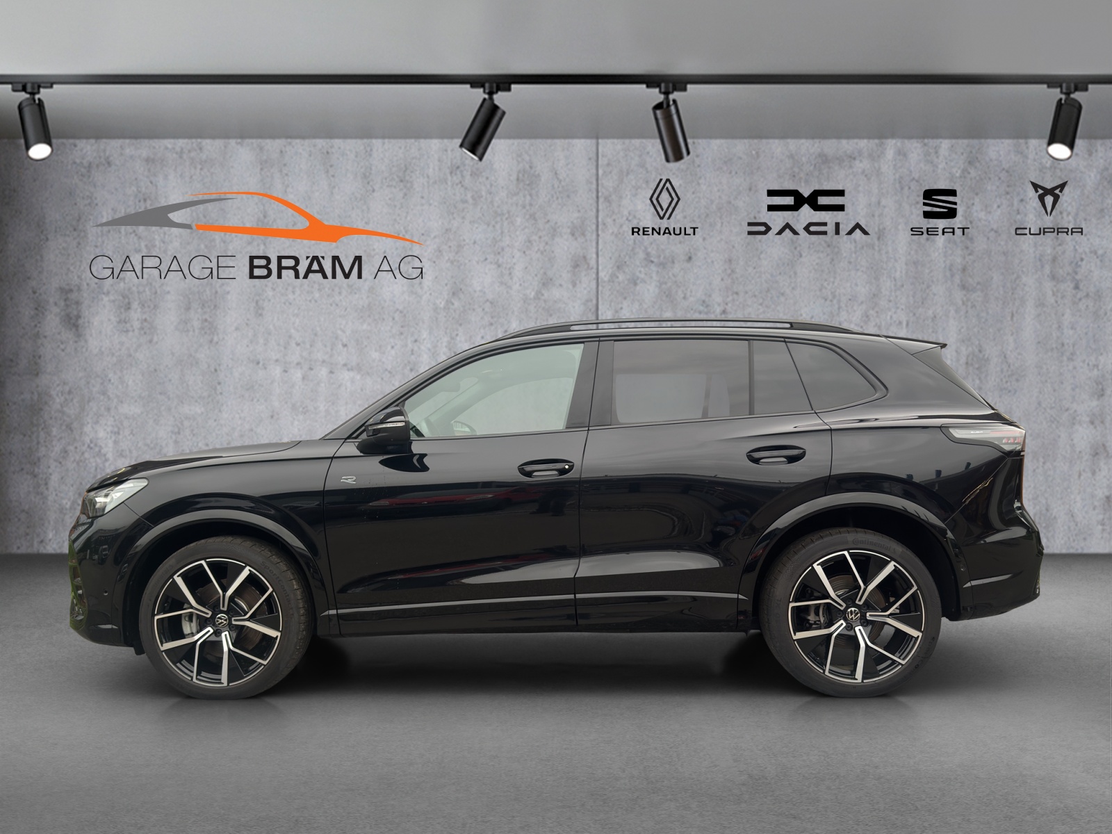 VW Tiguan 2.0 TSI DSG R-Line 4Motion-image-2