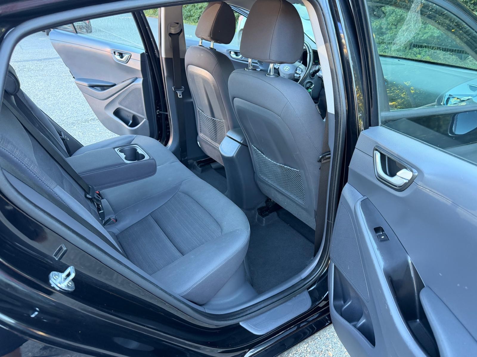 HYUNDAI Ioniq 1.6 GDi HEV Amplia DCT MFK-image-12