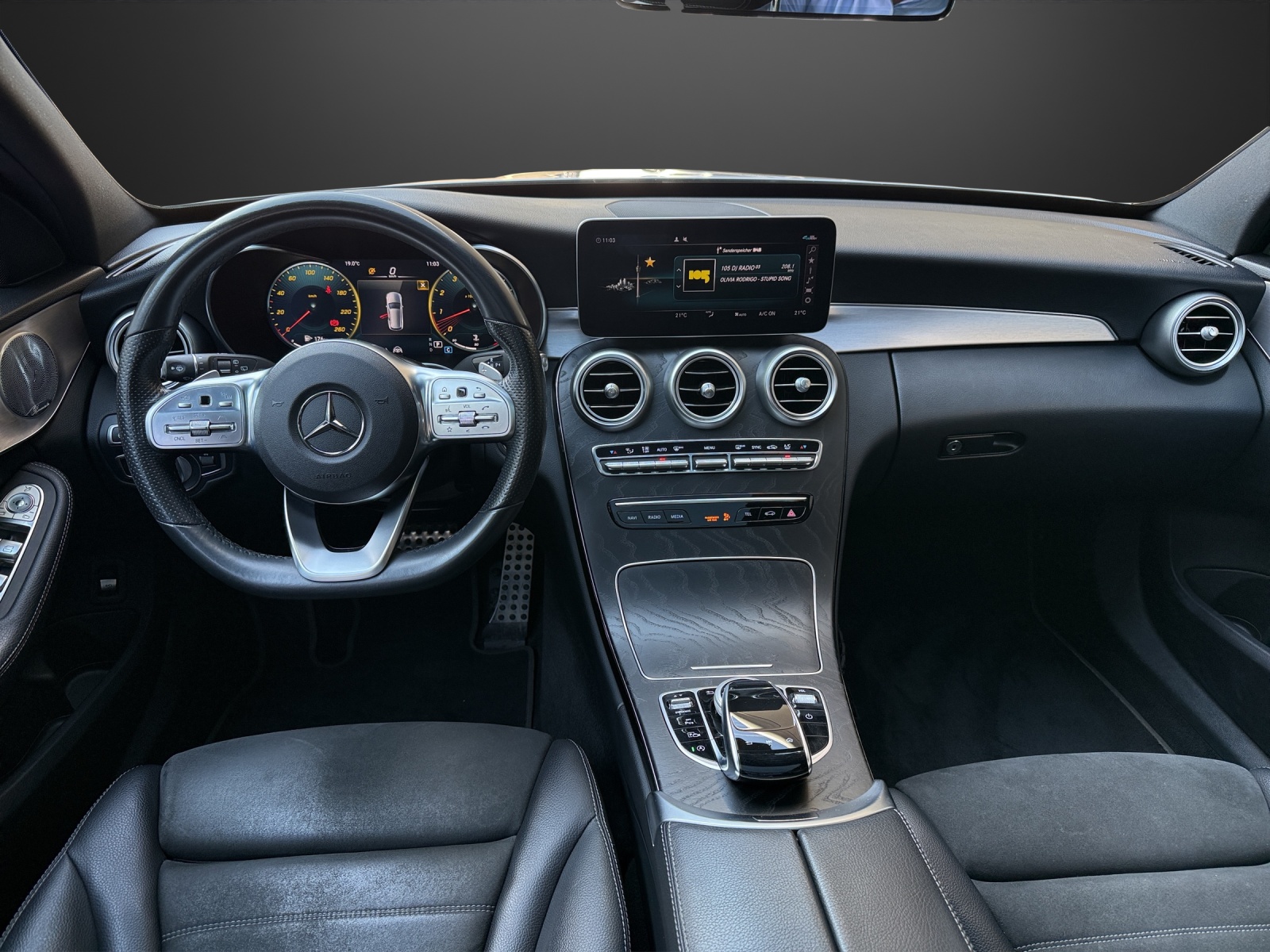 MERCEDES-BENZ C 400 AMG Line 4Matic 9G-Tronic-image-10