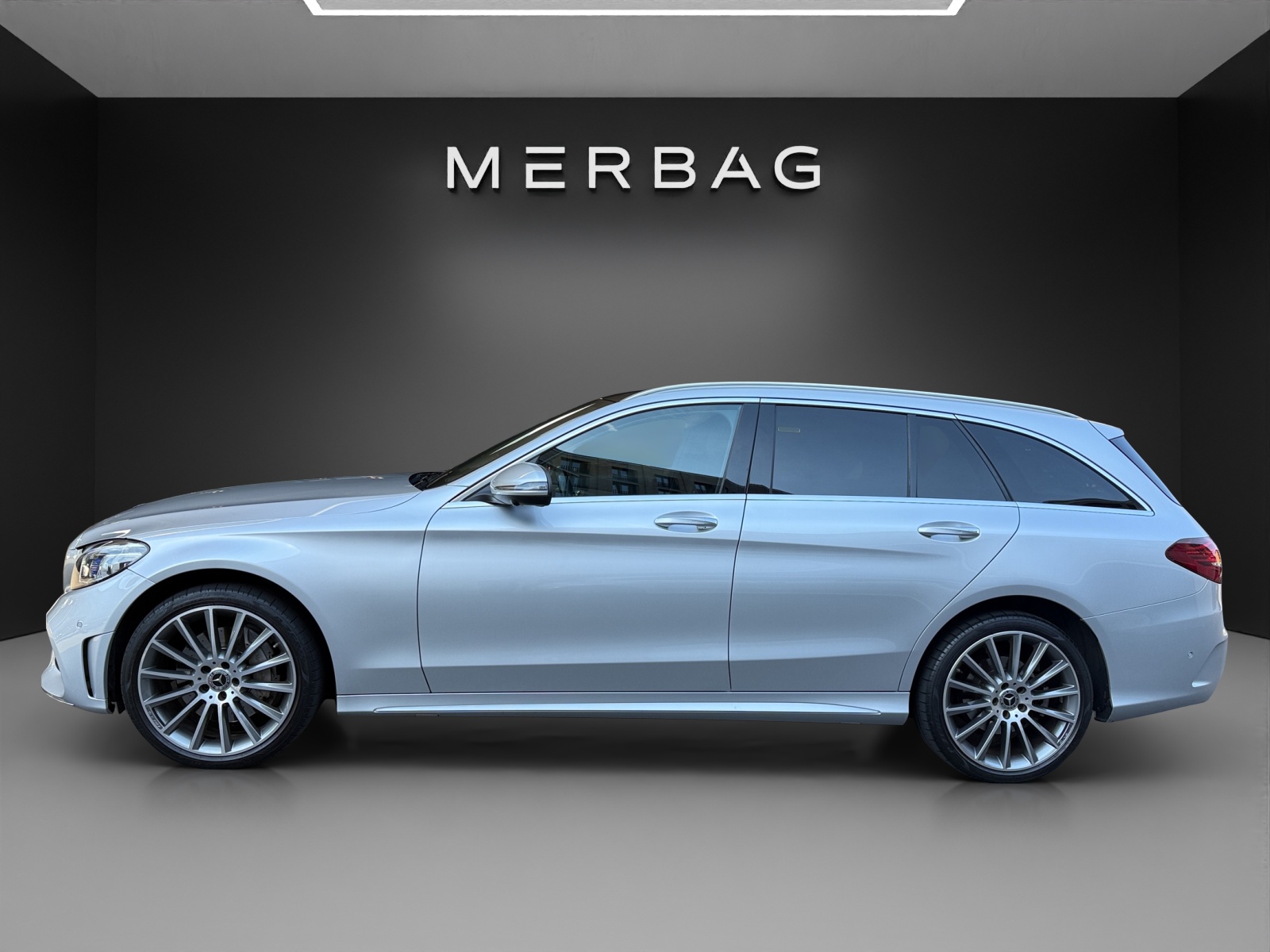 MERCEDES-BENZ C 400 AMG Line 4Matic 9G-Tronic-image-4
